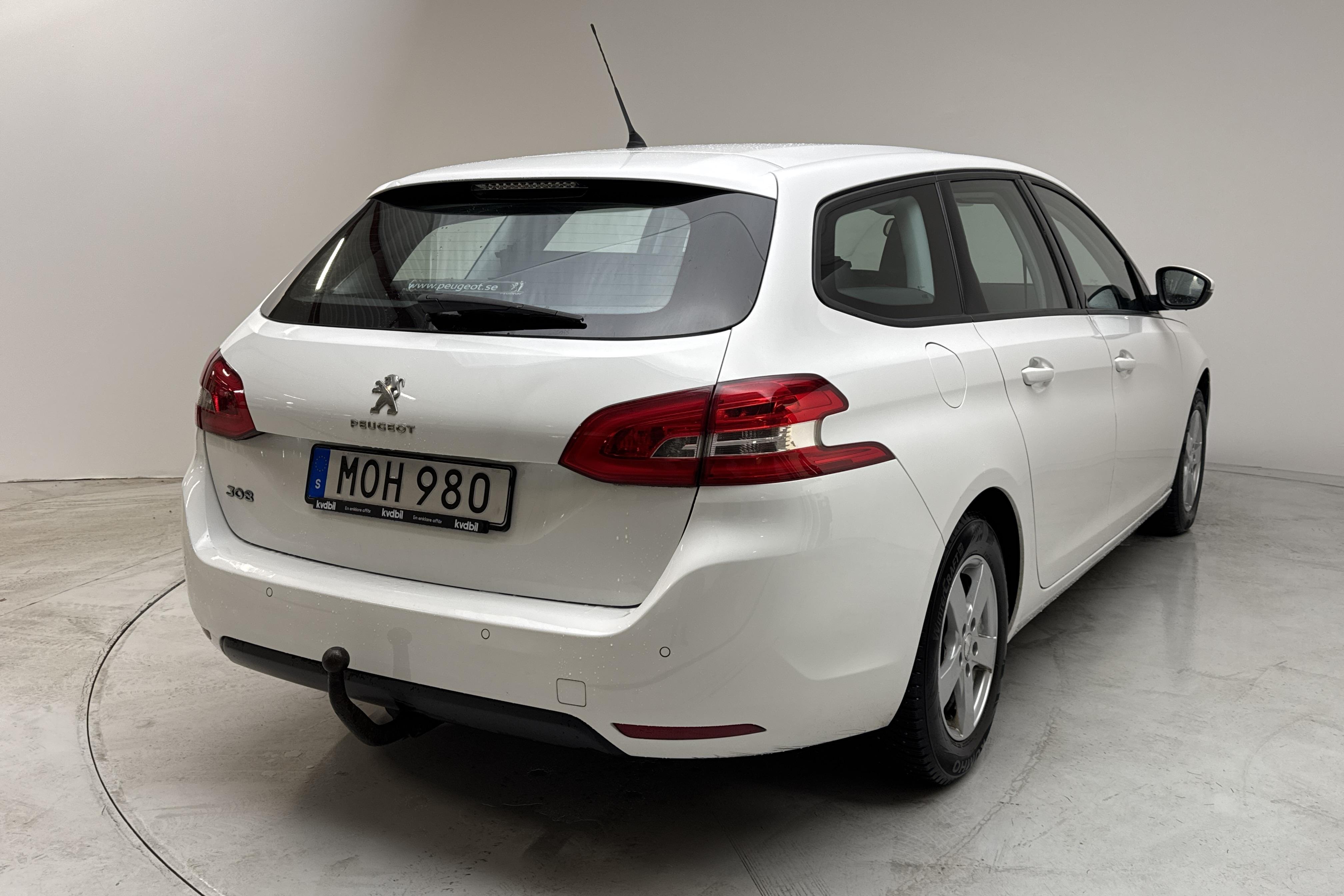 Peugeot 308 SW PureTech (130hk) - 118 960 km - Automatyczna - biały - 2016