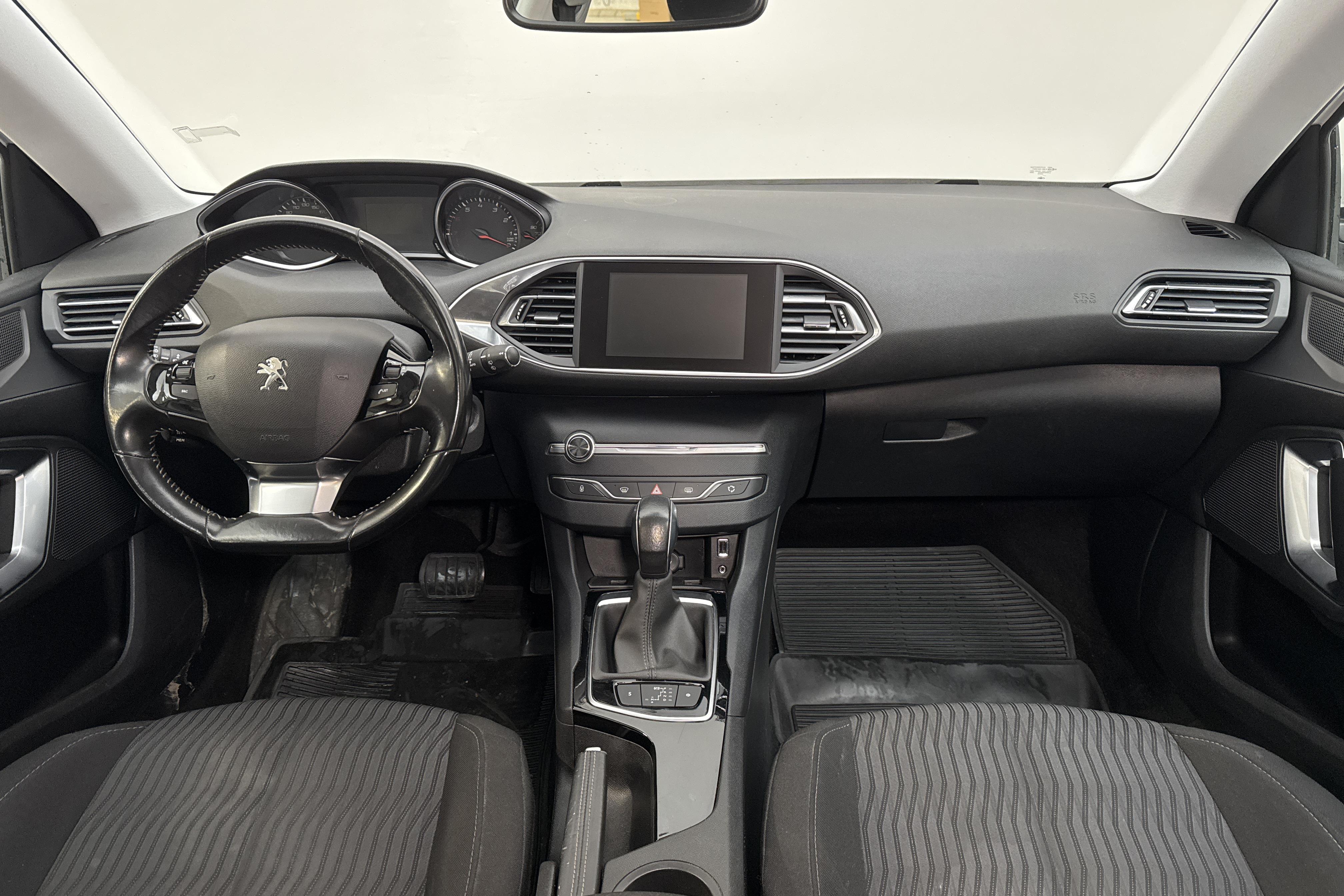 Peugeot 308 SW PureTech (130hk) - 118 960 km - Automatyczna - biały - 2016