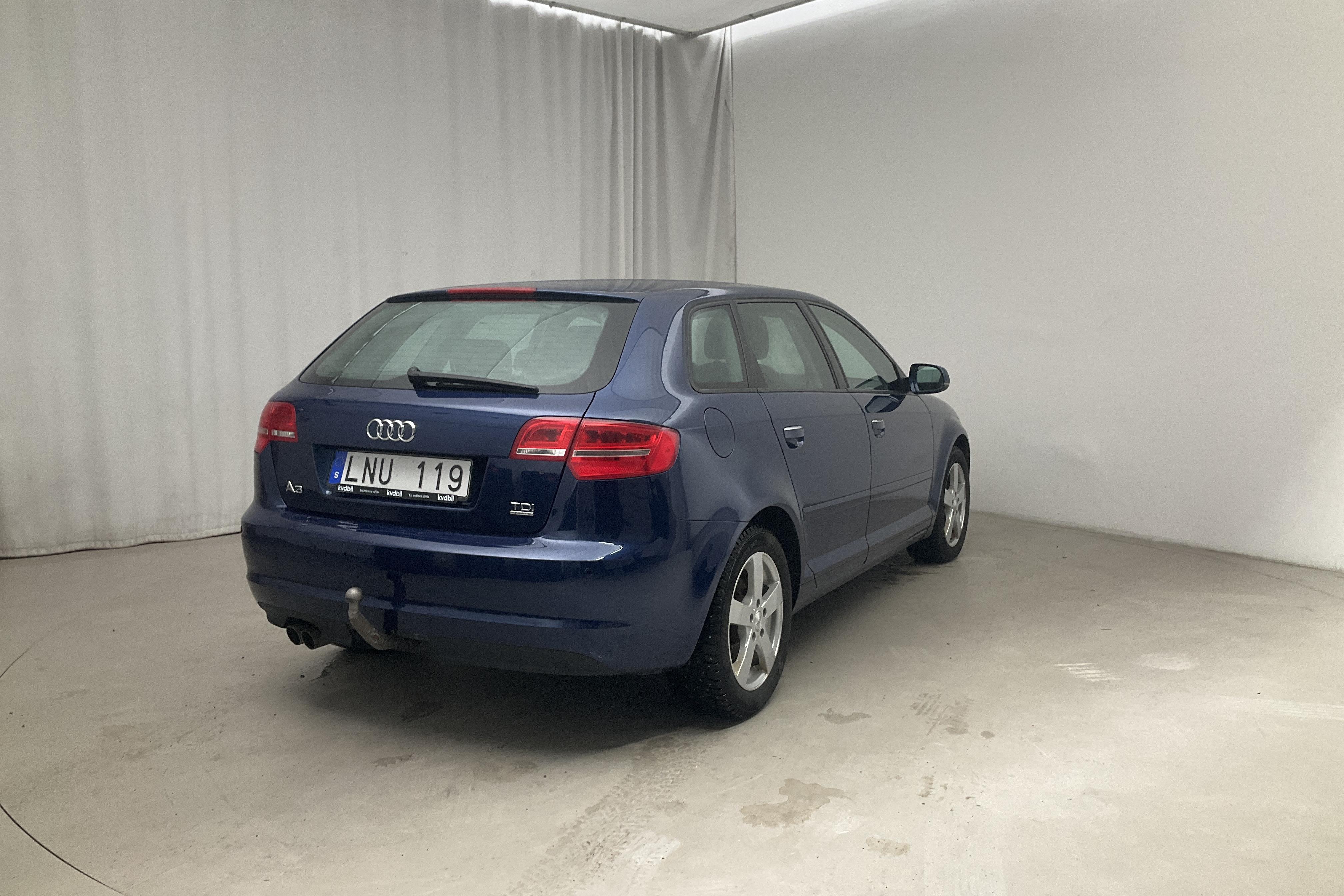 Audi A3 2.0 TDI Sportback quattro (140hk) - 143 990 km - Manualna - niebieski - 2011