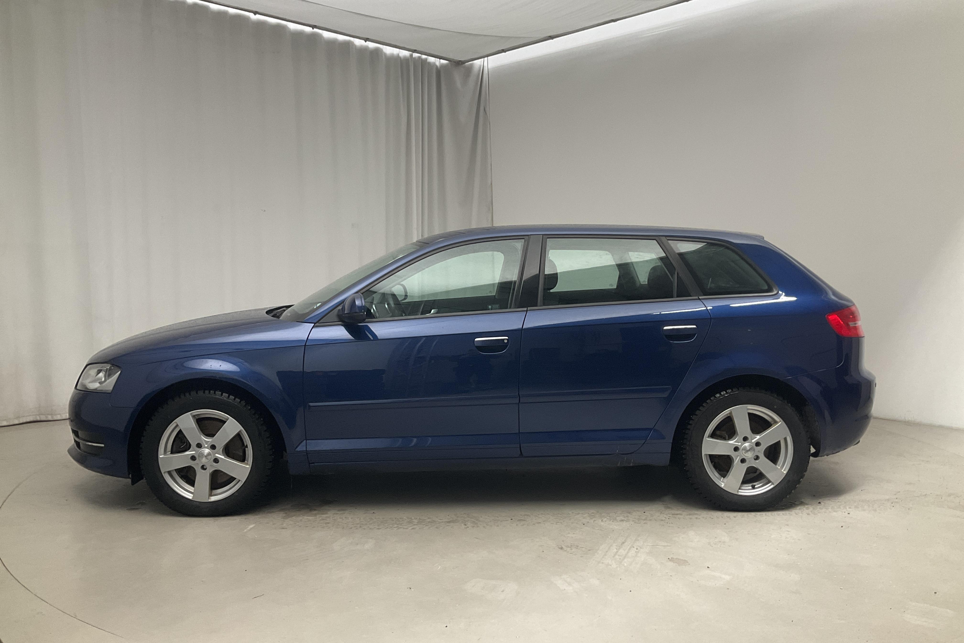 Audi A3 2.0 TDI Sportback quattro (140hk) - 143 990 km - Manualna - niebieski - 2011