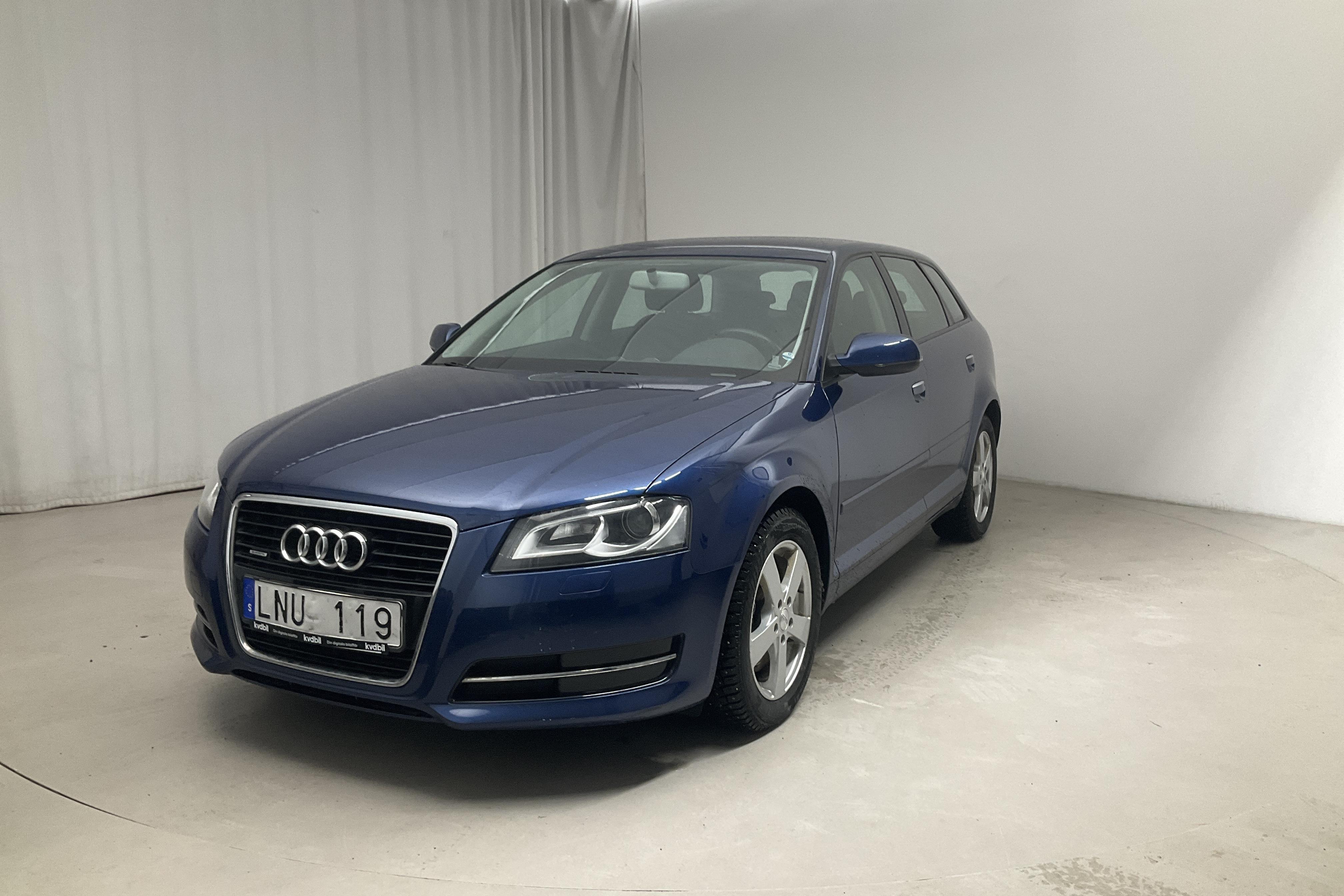 Audi A3 2.0 TDI Sportback quattro (140hk) - 143 990 km - Manualna - niebieski - 2011