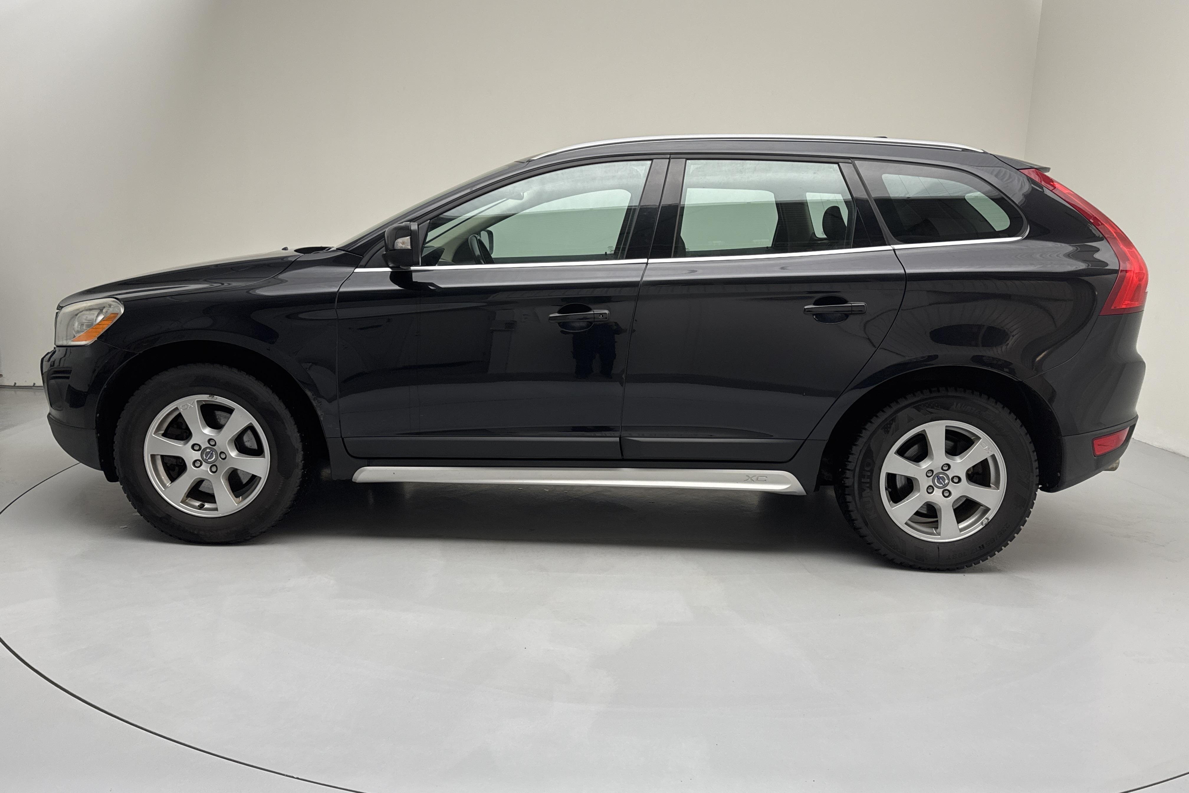 Volvo XC60 2.4D 2WD (175hk) - 244 020 km - Manualna - czarny - 2010