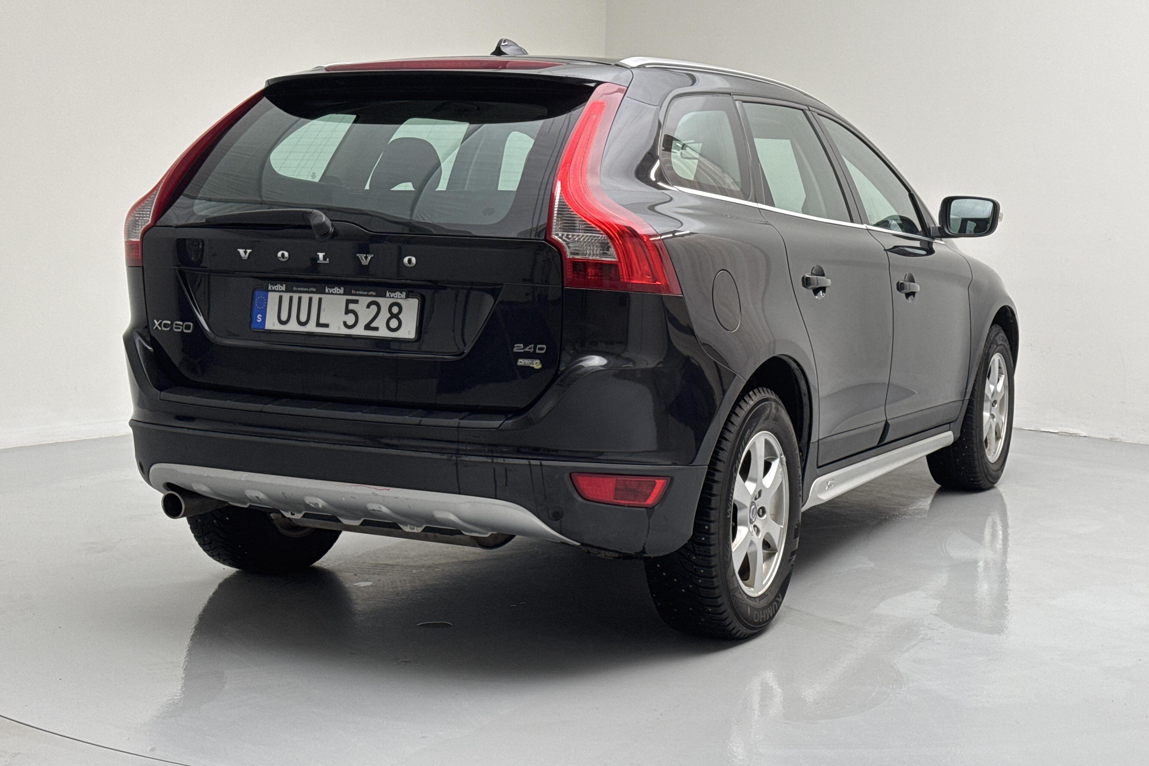 Volvo XC60 2.4D 2WD (175hk) - 244 020 km - Manualna - czarny - 2010