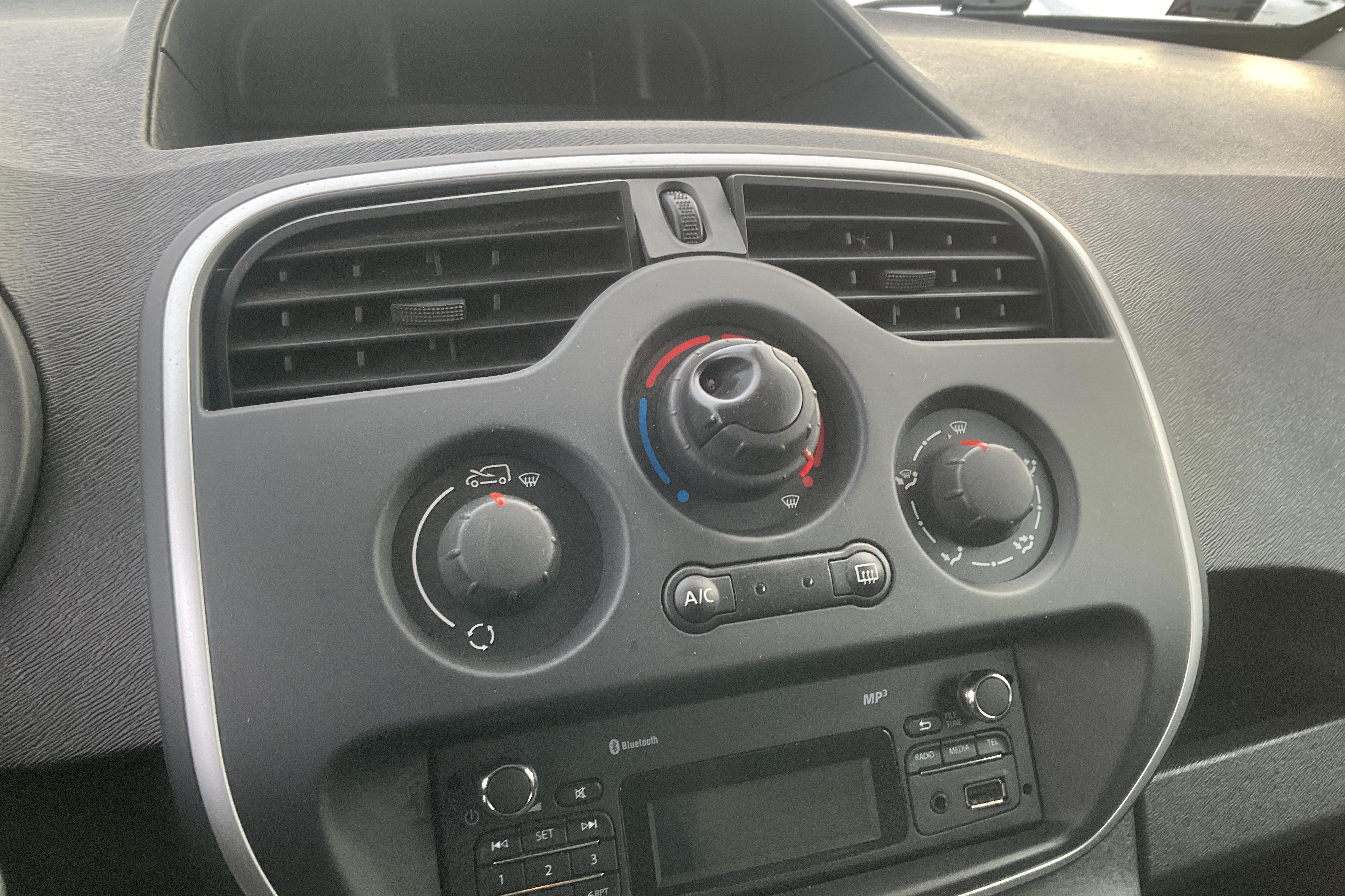 Renault Kangoo 1.5 dCi Skåp (90hk) - 50 060 km - Manualna - biały - 2019