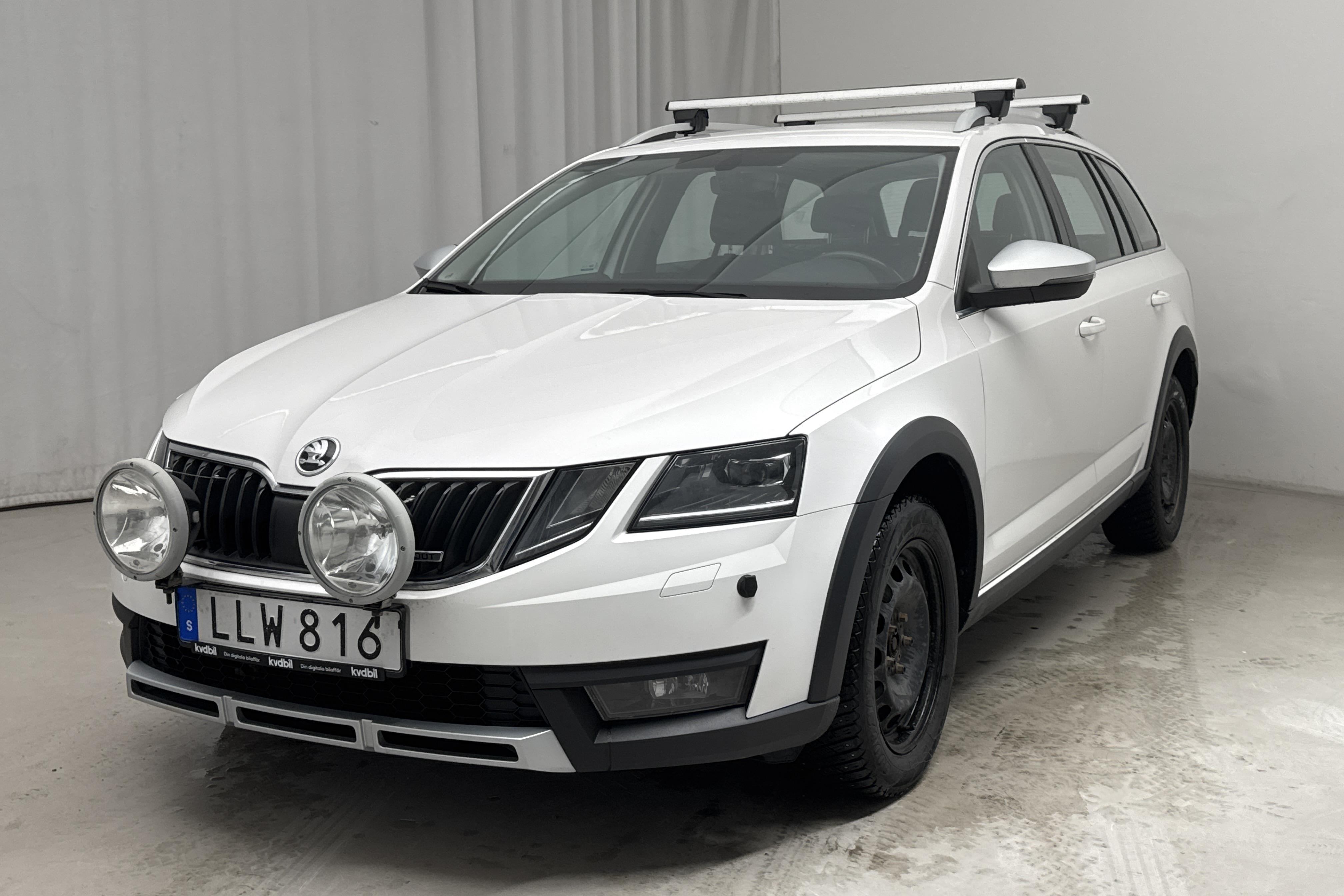 Skoda Octavia Scout II 2.0 TDI 4X4 (150hk) - 107 280 km - Manualna - biały - 2018