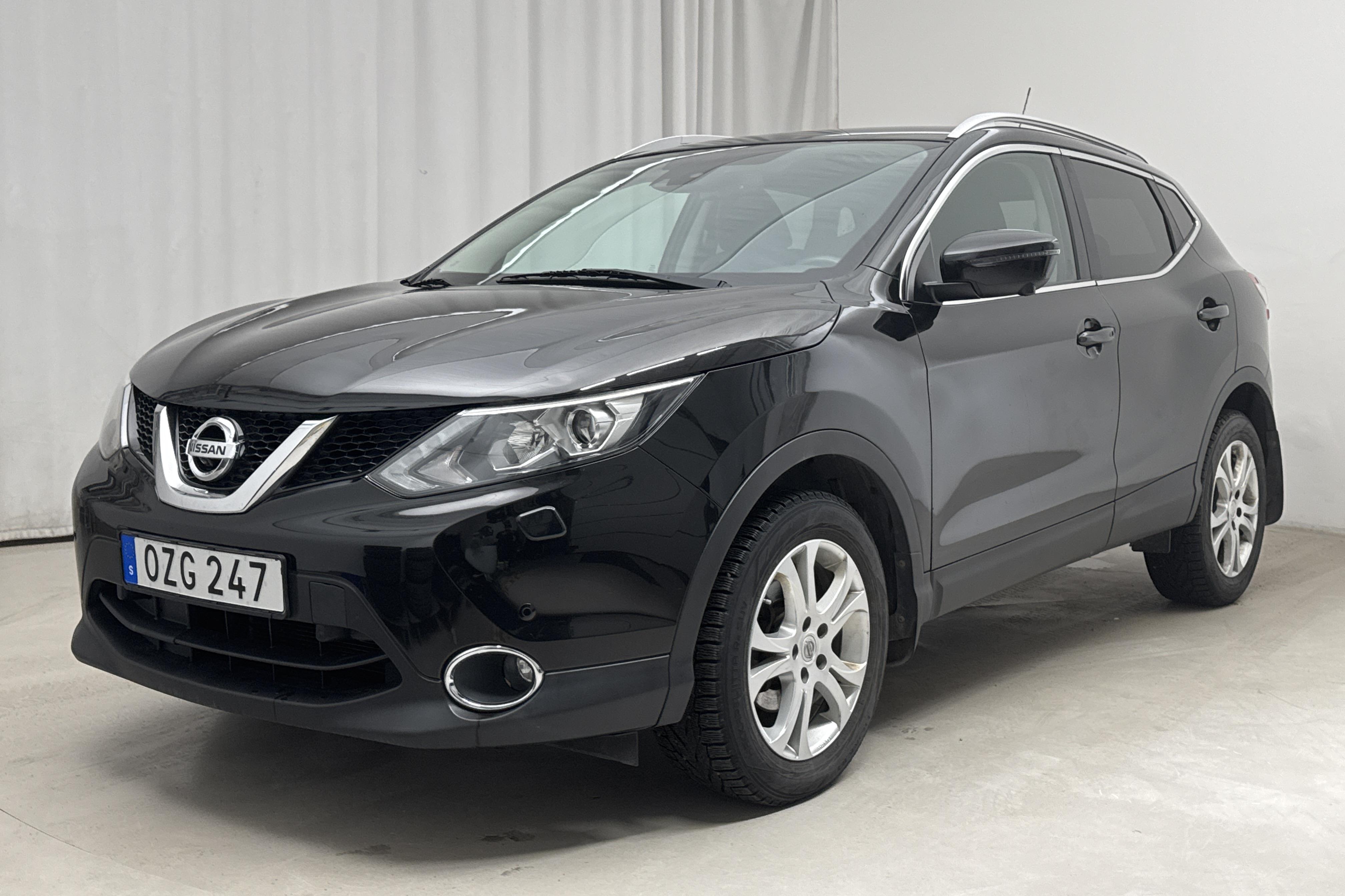 Nissan Qashqai 1.2 (115hk) - 81 070 km - Manuaalinen - musta - 2016