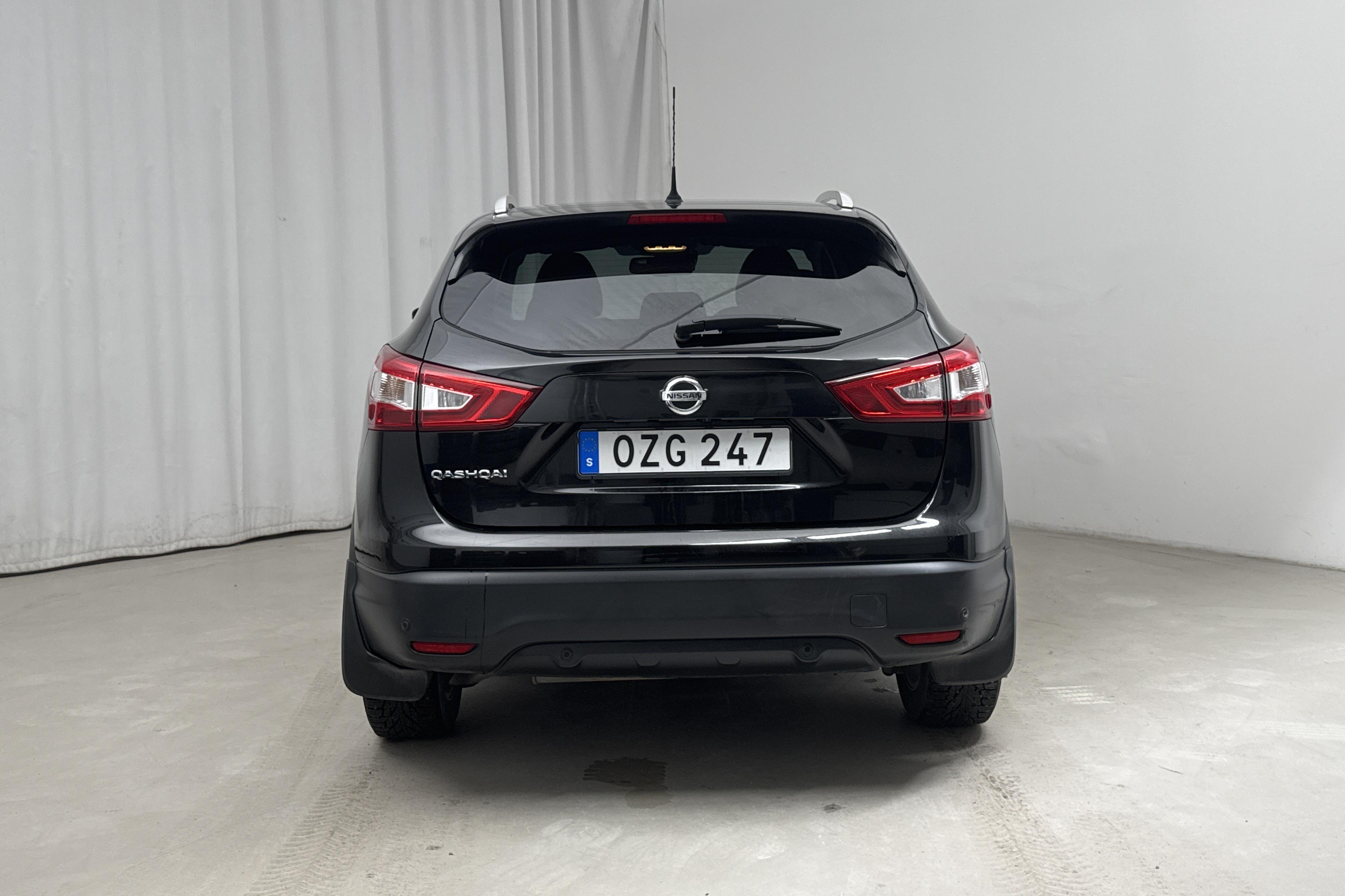 Nissan Qashqai 1.2 (115hk) - 81 070 km - Manuaalinen - musta - 2016