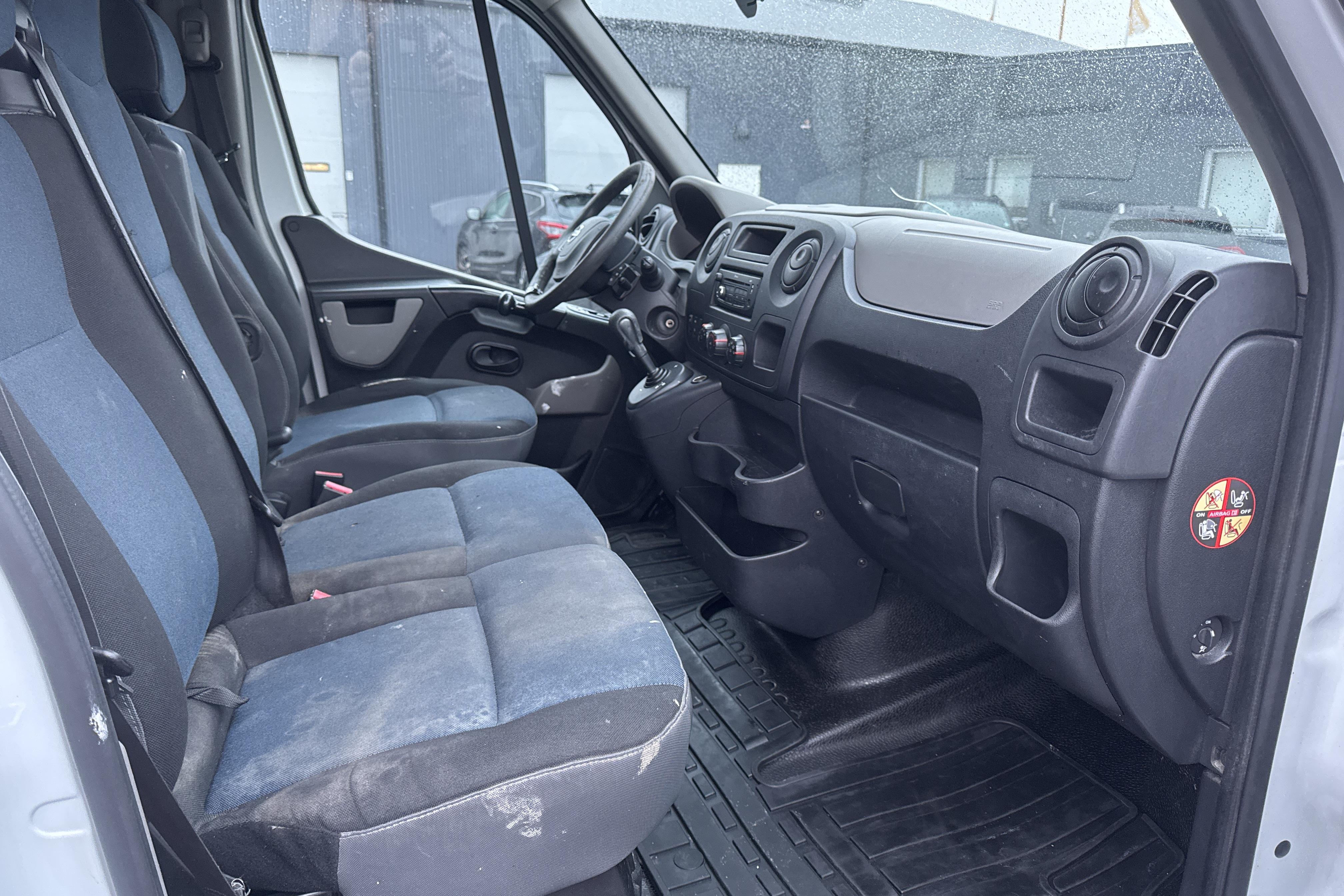 Nissan NV400 2.3 dCi Volymskåp (149hk) - 11 646 mil - Automat - vit - 2014