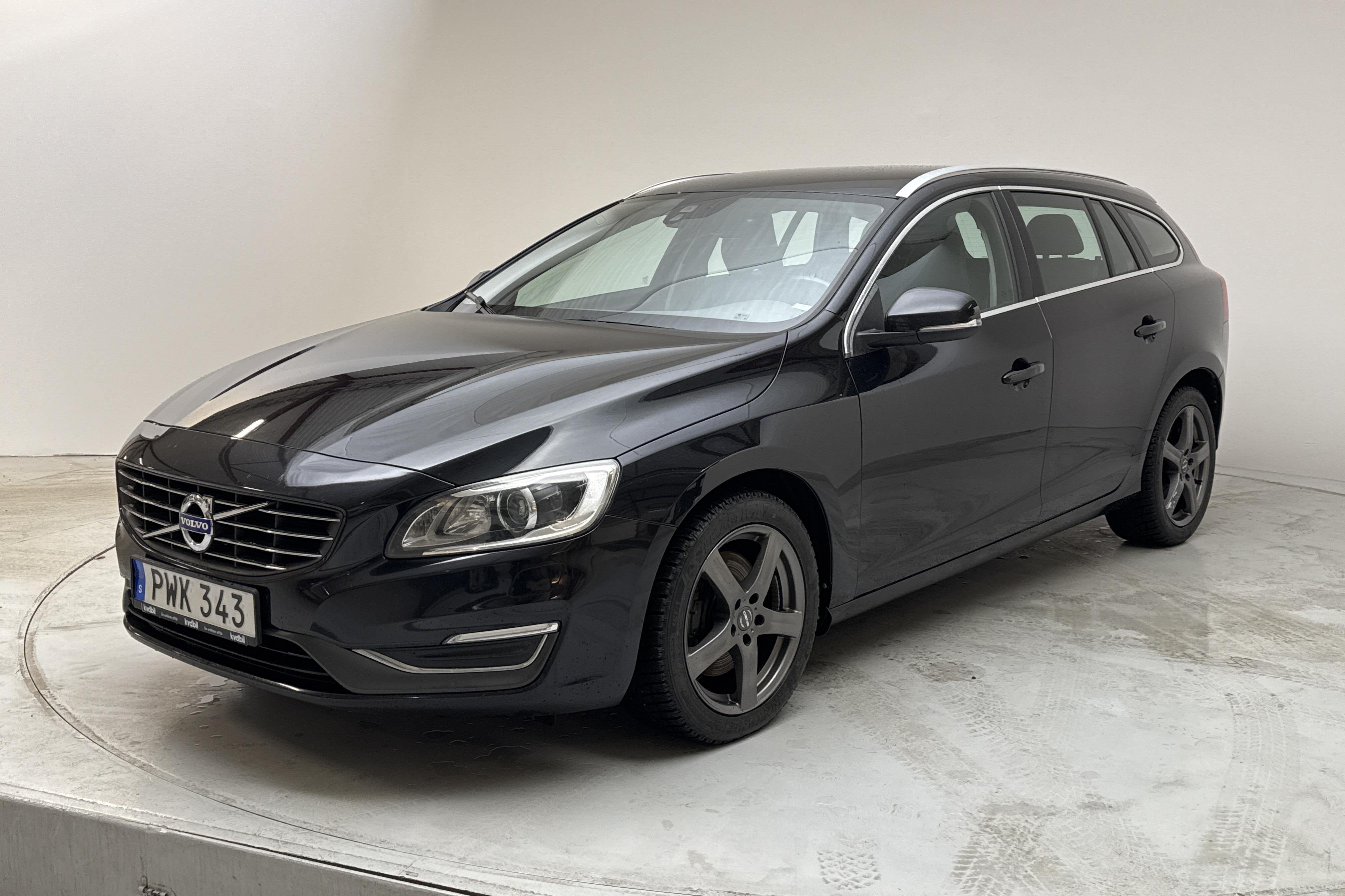 Volvo V60 D4 AWD (181hk) - 185 760 km - Automatic - black - 2015