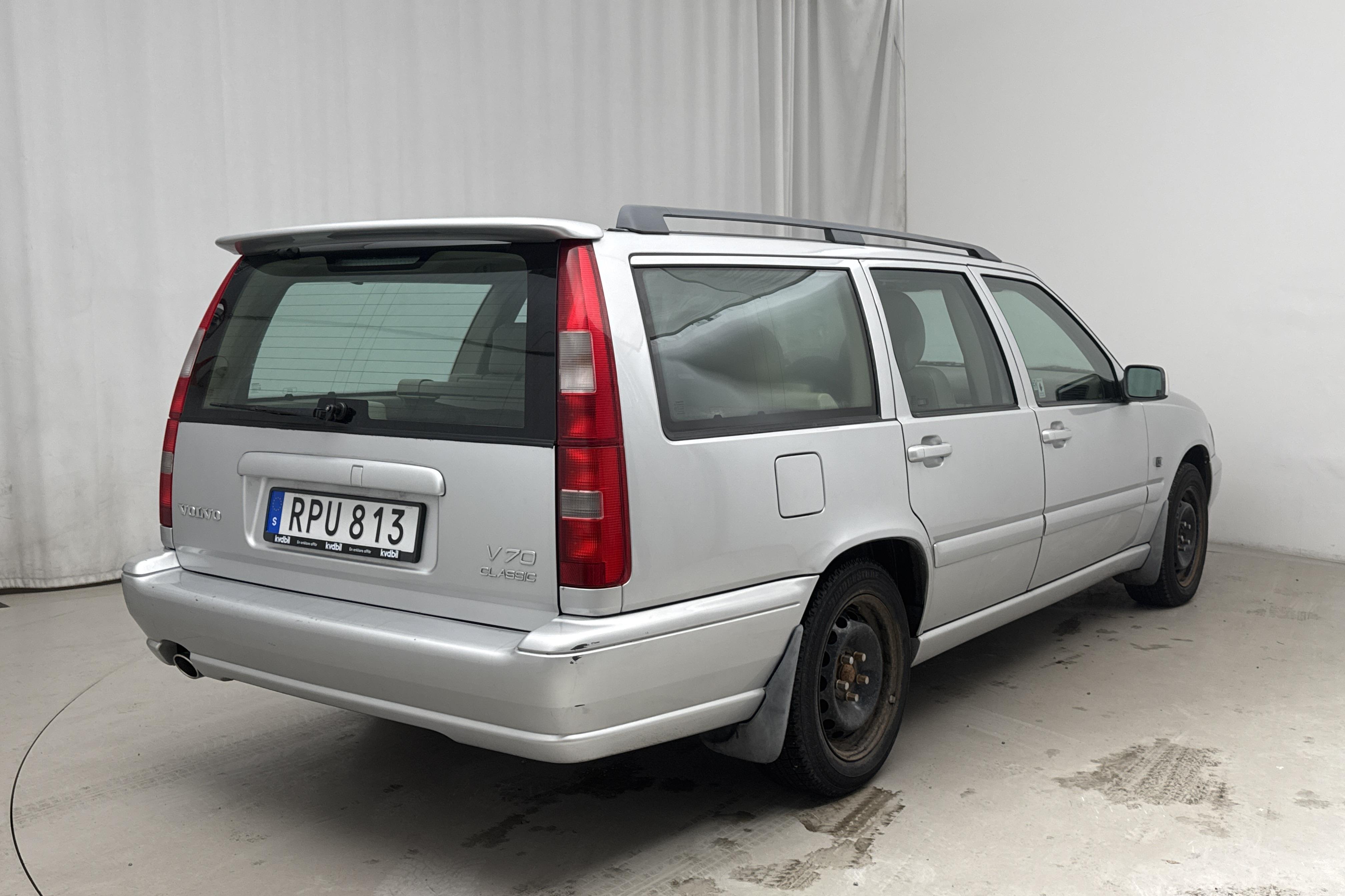 Volvo V70 2.4 (140hk) - 88 730 km - Manuaalinen - Light Grey - 2000