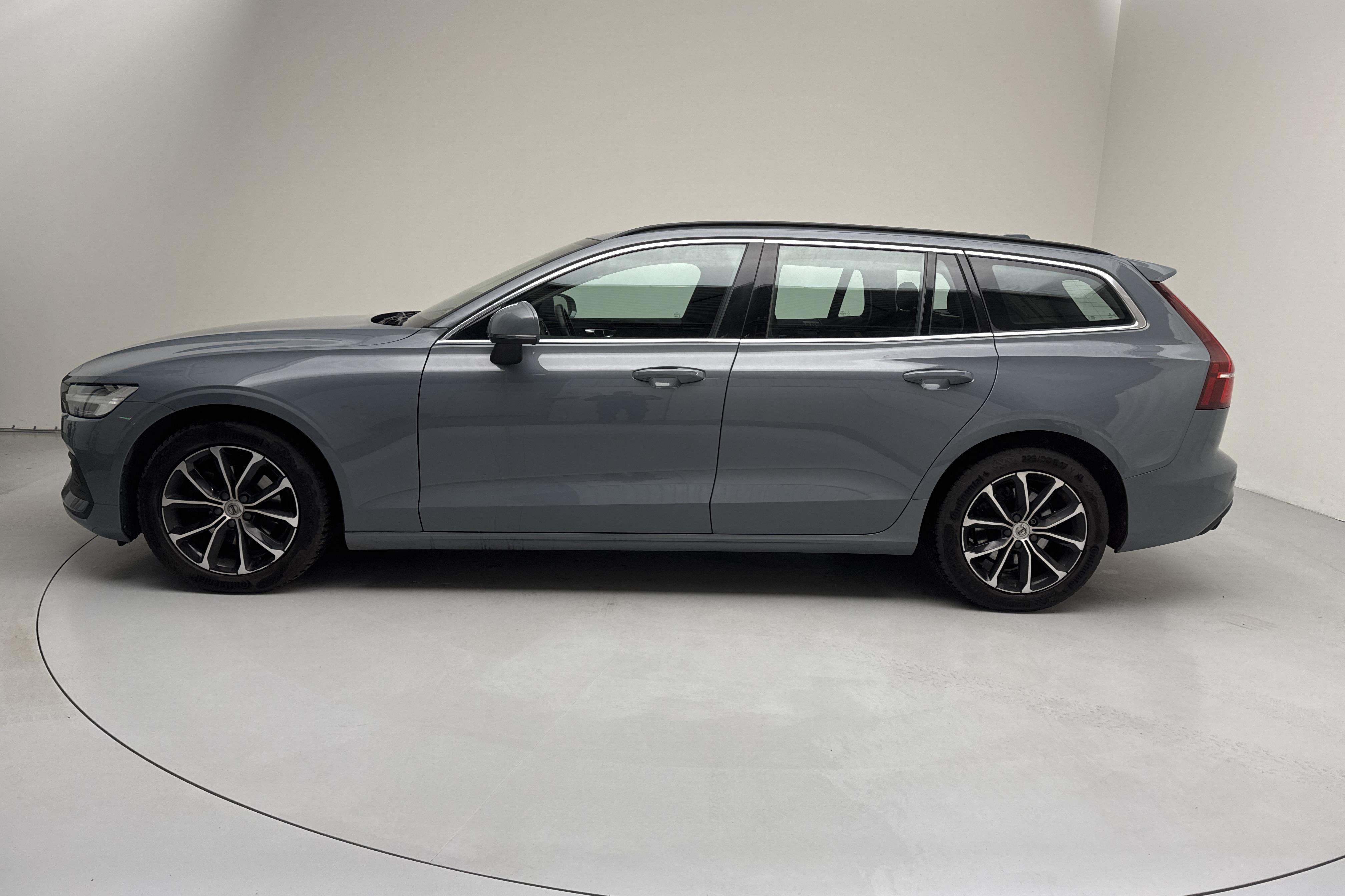 Volvo V60 B4 Mildhybrid, Diesel (197hk) - 111 490 km - Automaatne - hall - 2022