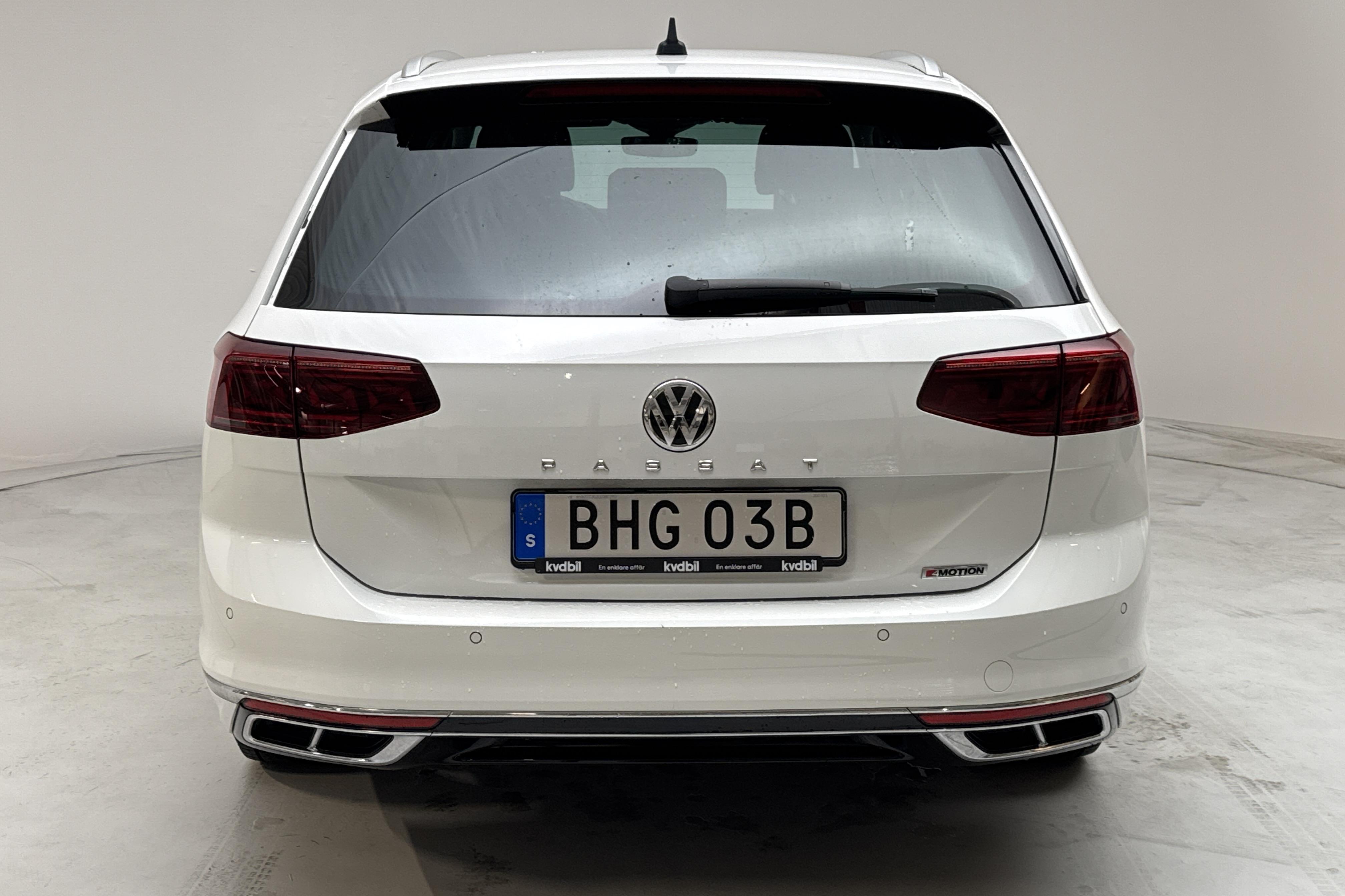 VW Passat 2.0 TDI Sportscombi 4MOTION (190hk) - 113 800 km - Automaatne - valge - 2020