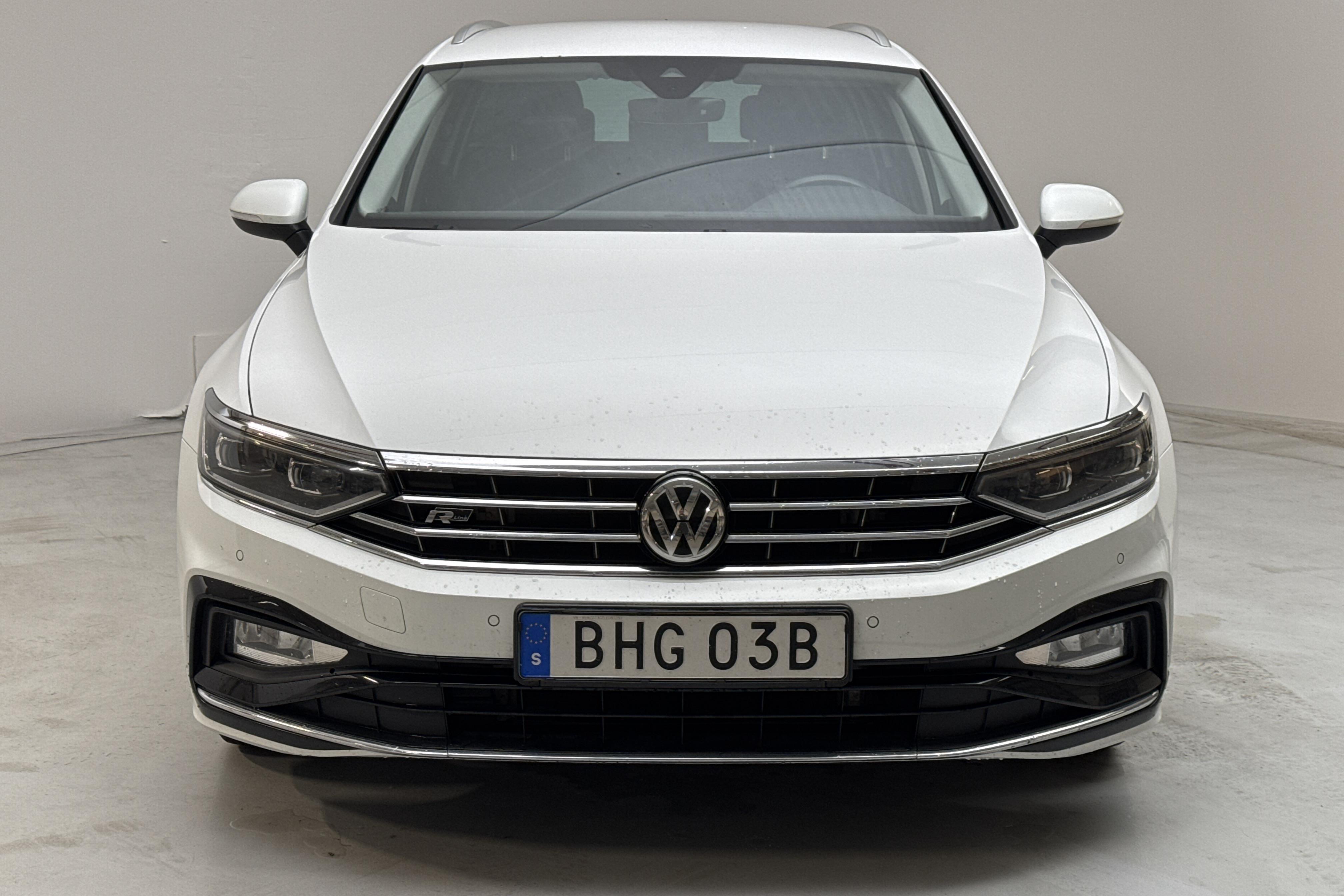 VW Passat 2.0 TDI Sportscombi 4MOTION (190hk) - 113 800 km - Automaatne - valge - 2020