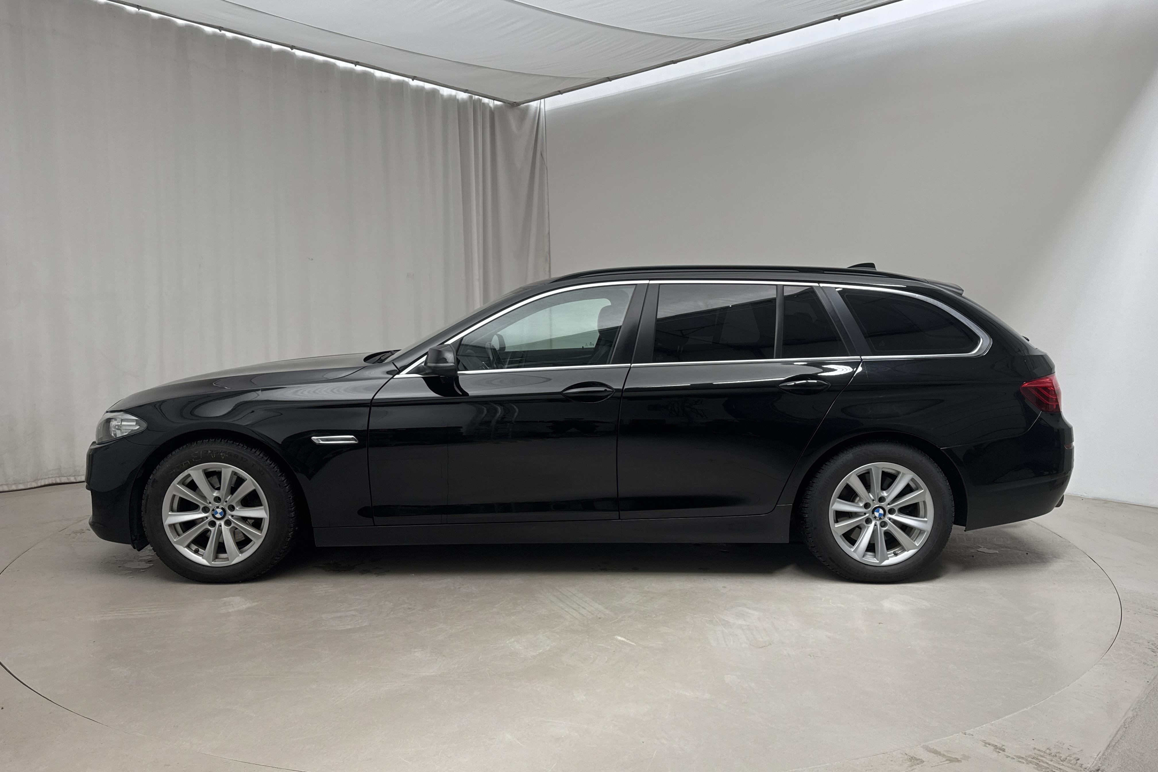 BMW 520d xDrive Touring, F11 (190hk) - 185 210 km - Automatic - black - 2015