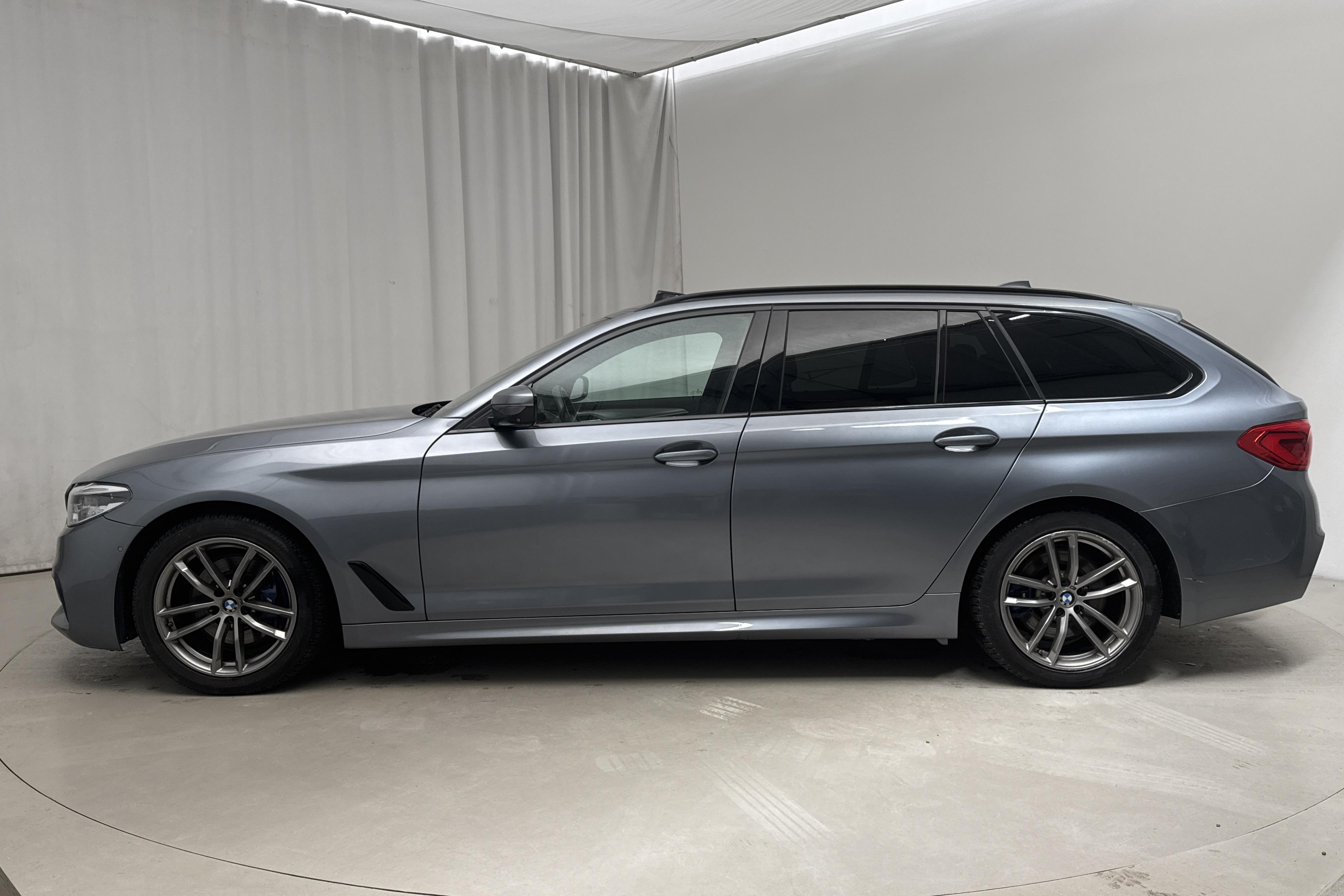 BMW 530d xDrive Touring, G31 (265hk) - 22 986 mil - Automat - blå - 2020