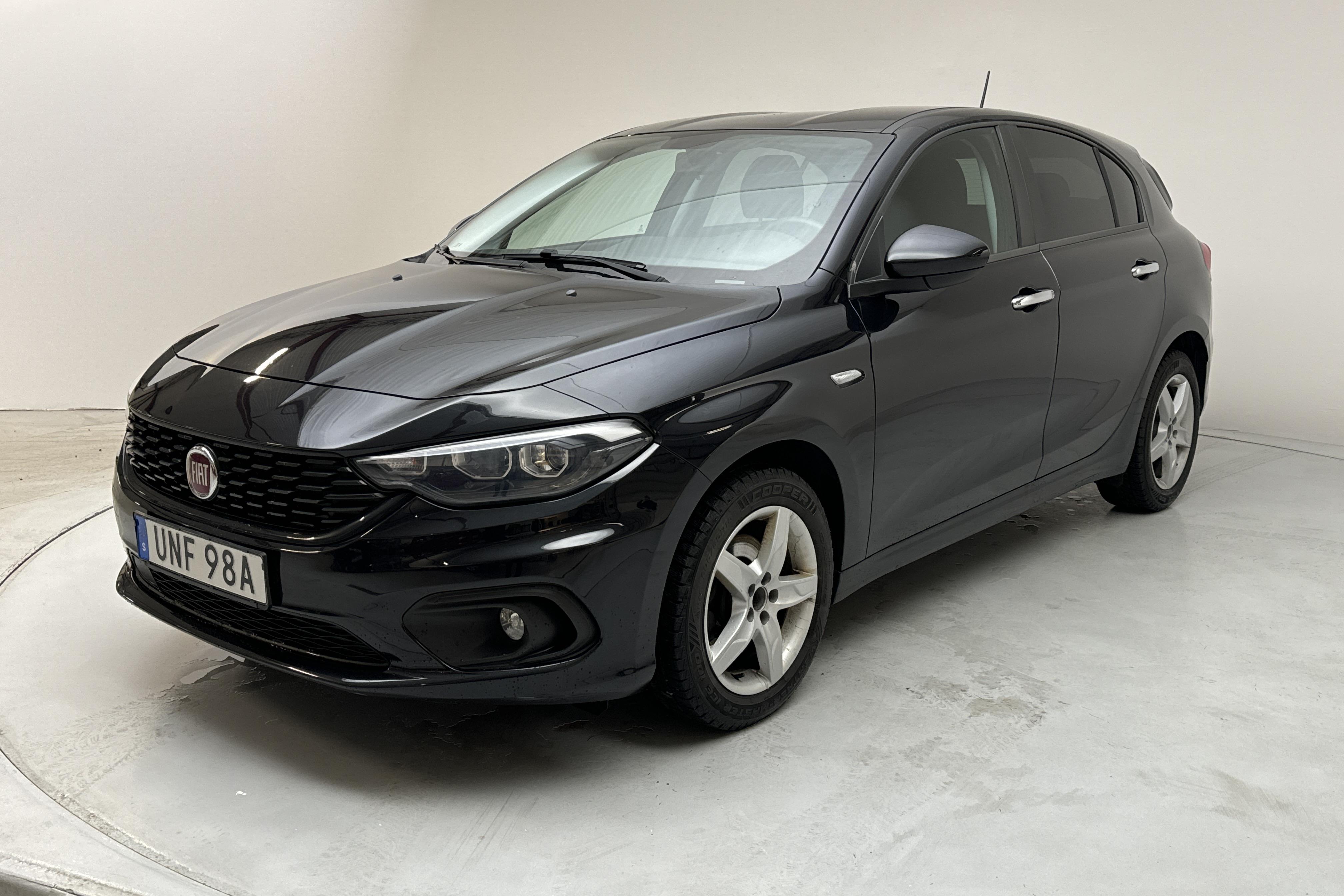 Fiat Tipo 1.4 5dr (95hk) - 55 100 km - Manual - black - 2020