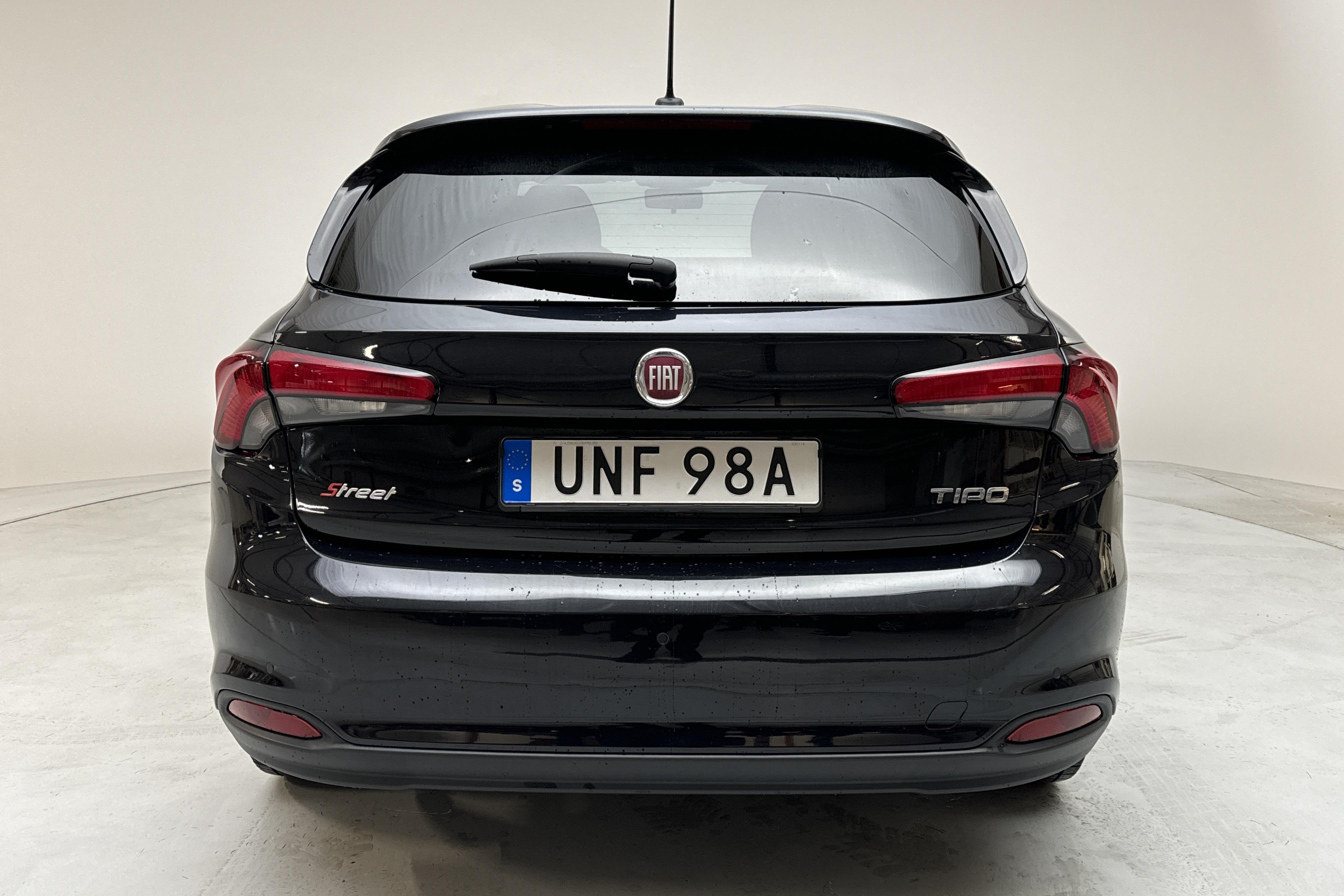 Fiat Tipo 1.4 5dr (95hk) - 55 100 km - Manual - black - 2020