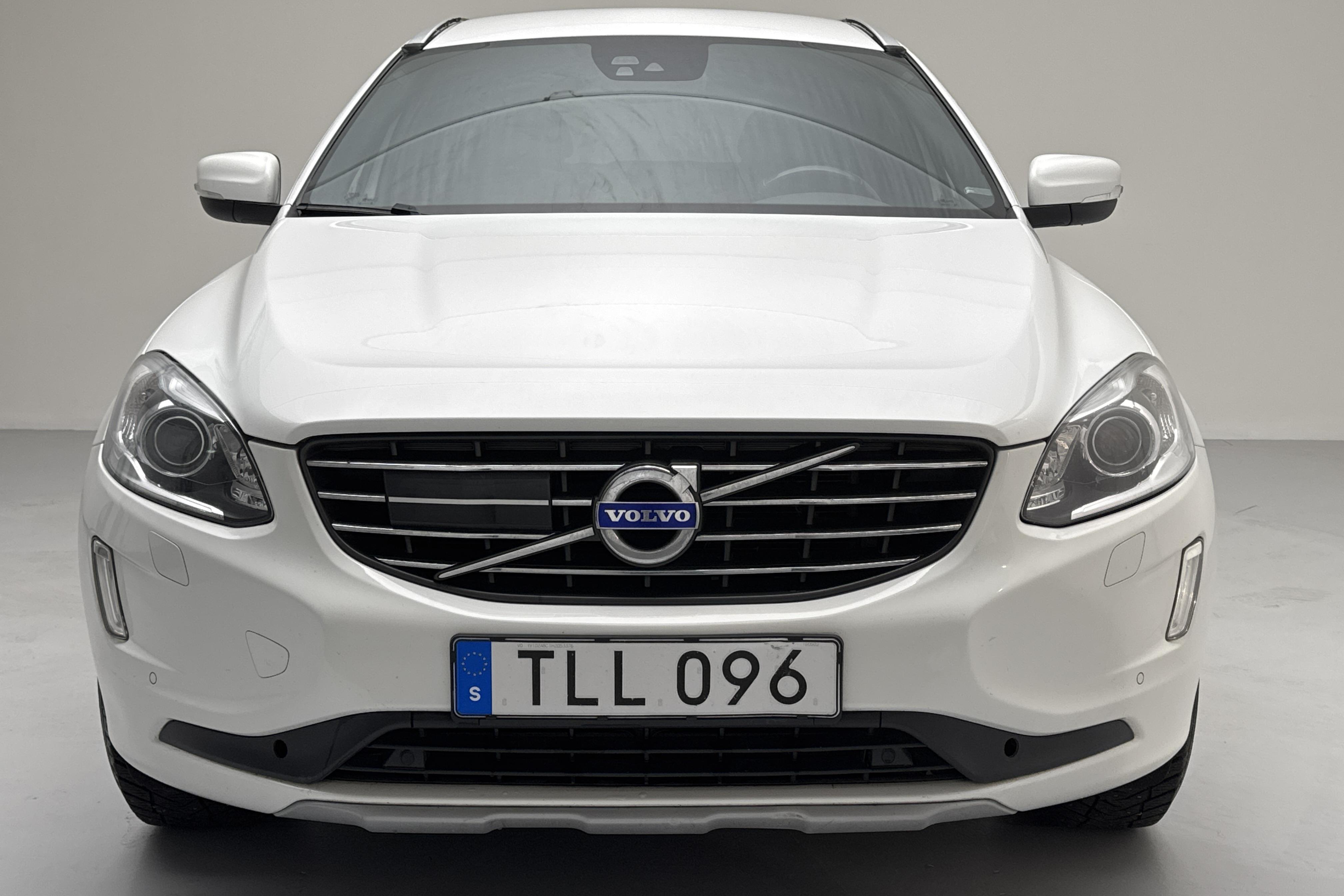 Volvo XC60 D4 2WD (190hk) - 19 421 mil - Manuell - vit - 2017