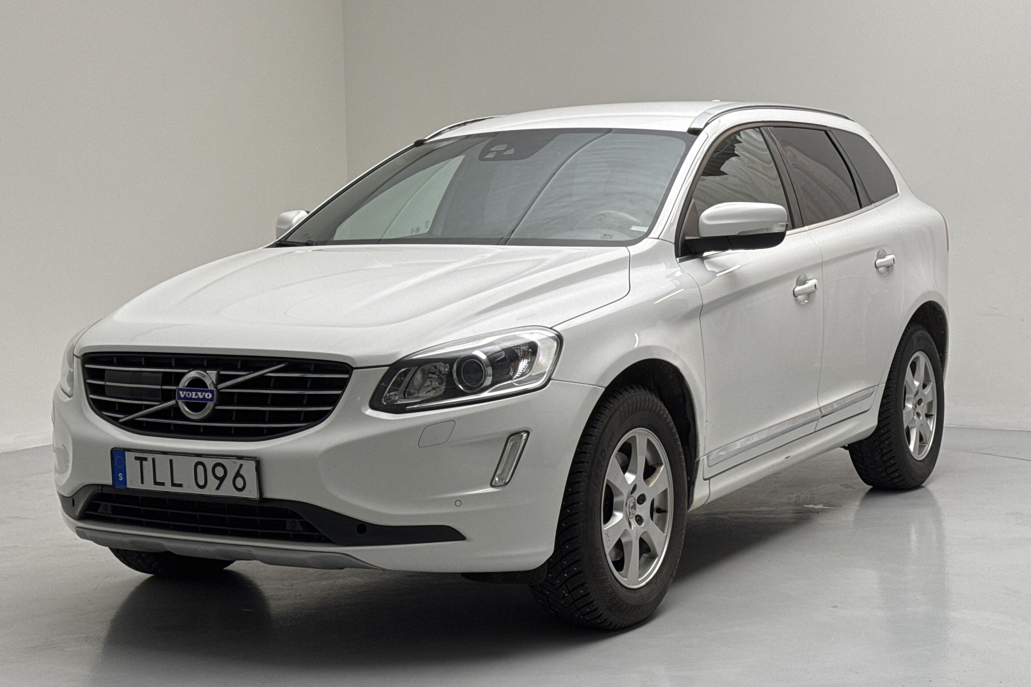 Volvo XC60 D4 2WD (190hk) - 19 421 mil - Manuell - vit - 2017