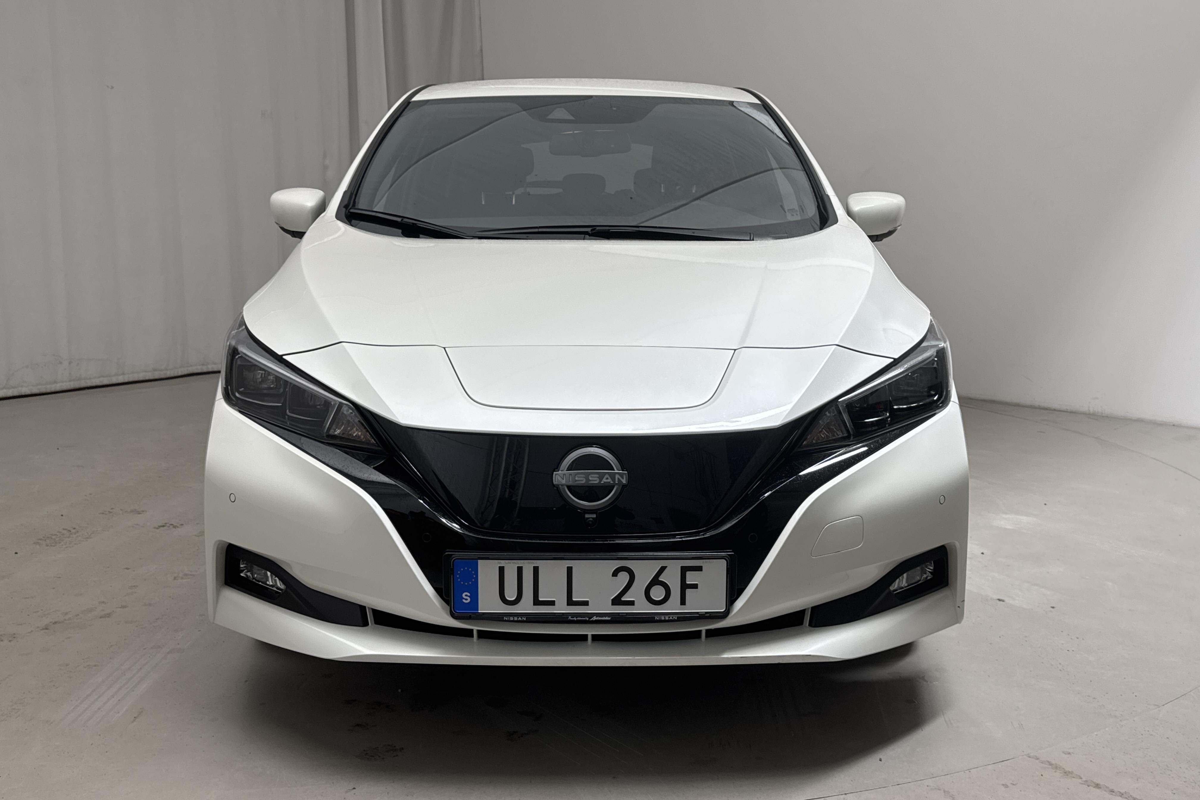 Nissan LEAF 5dr 39 kWh (150hk) - 539 mil - Automat - vit - 2023