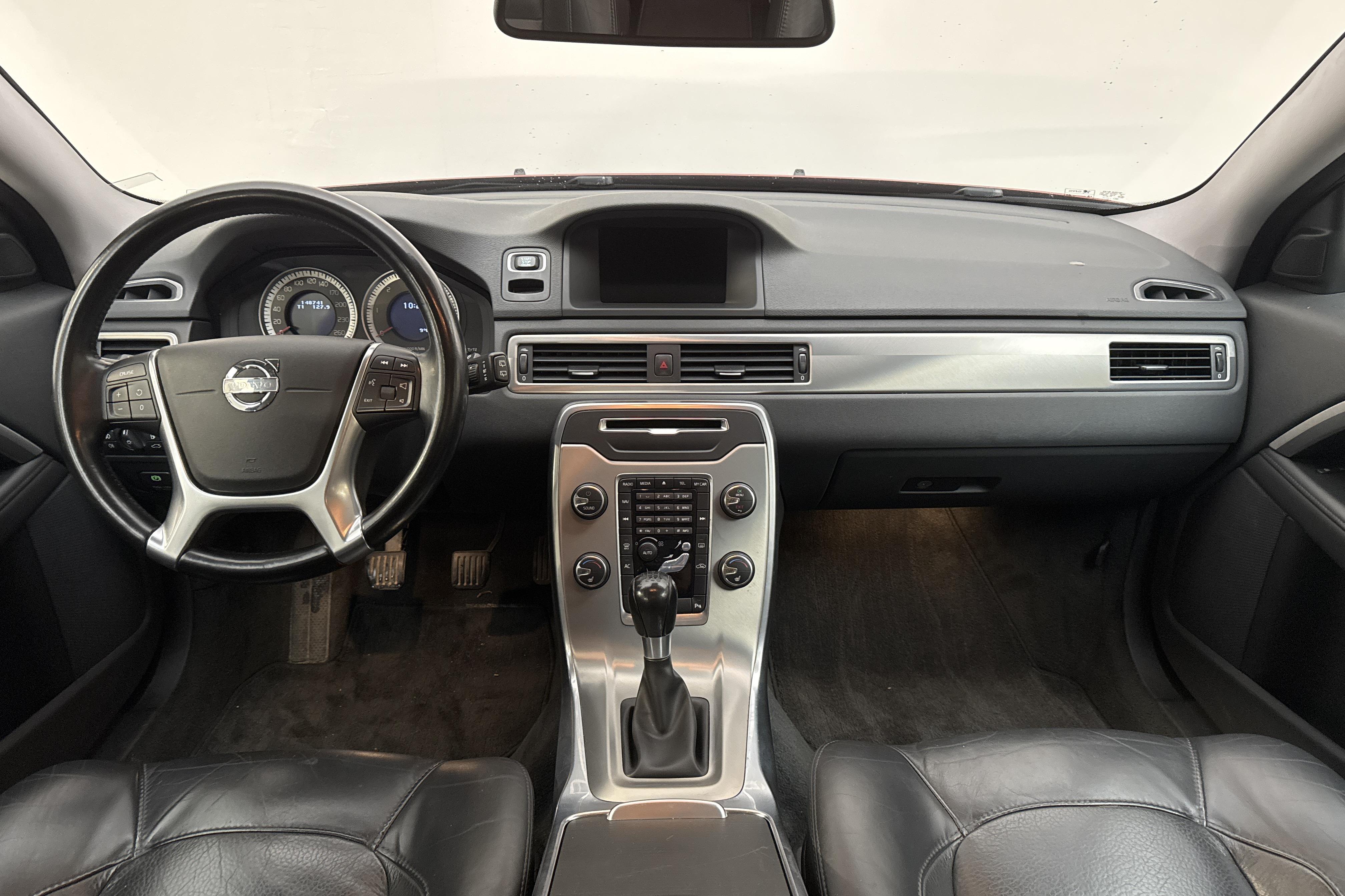 Volvo V70 II D2 (115hk) - 148 740 km - Manualna - czerwony - 2013