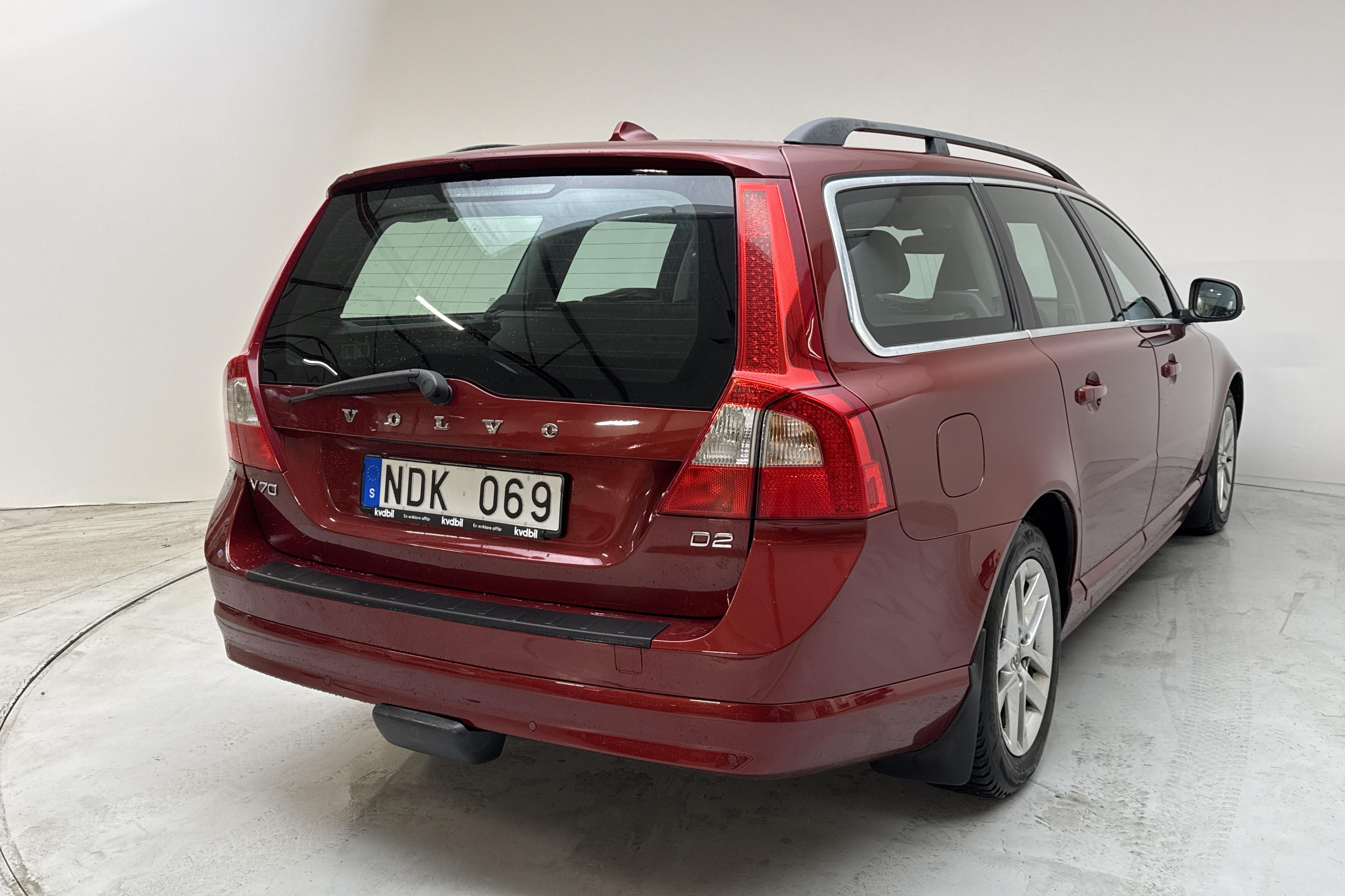 Volvo V70 II D2 (115hk) - 148 740 km - Manualna - czerwony - 2013