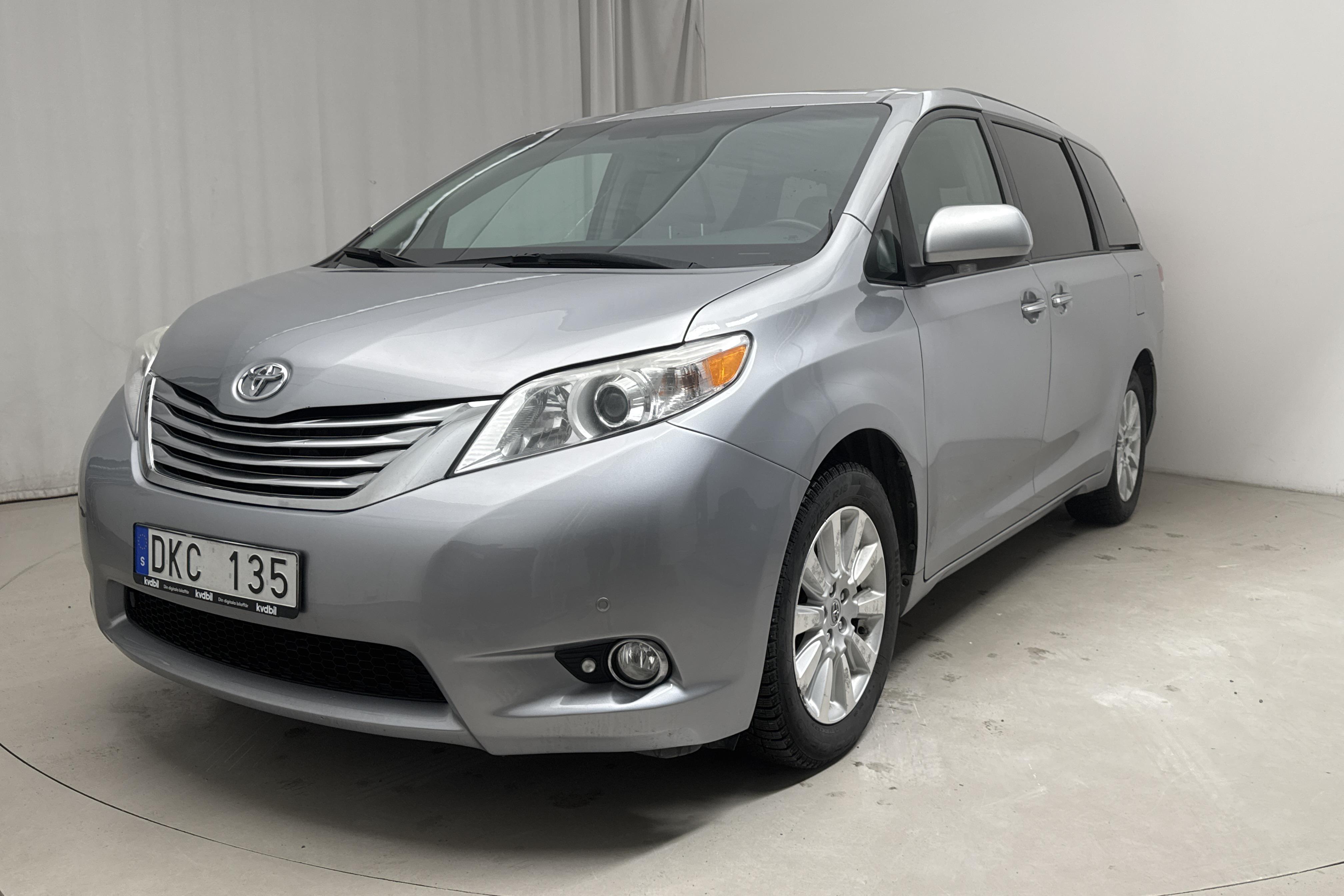 Toyota Sienna 3.5 V6 AWD (269hk) - 16 656 mil - Automat - silver - 2012