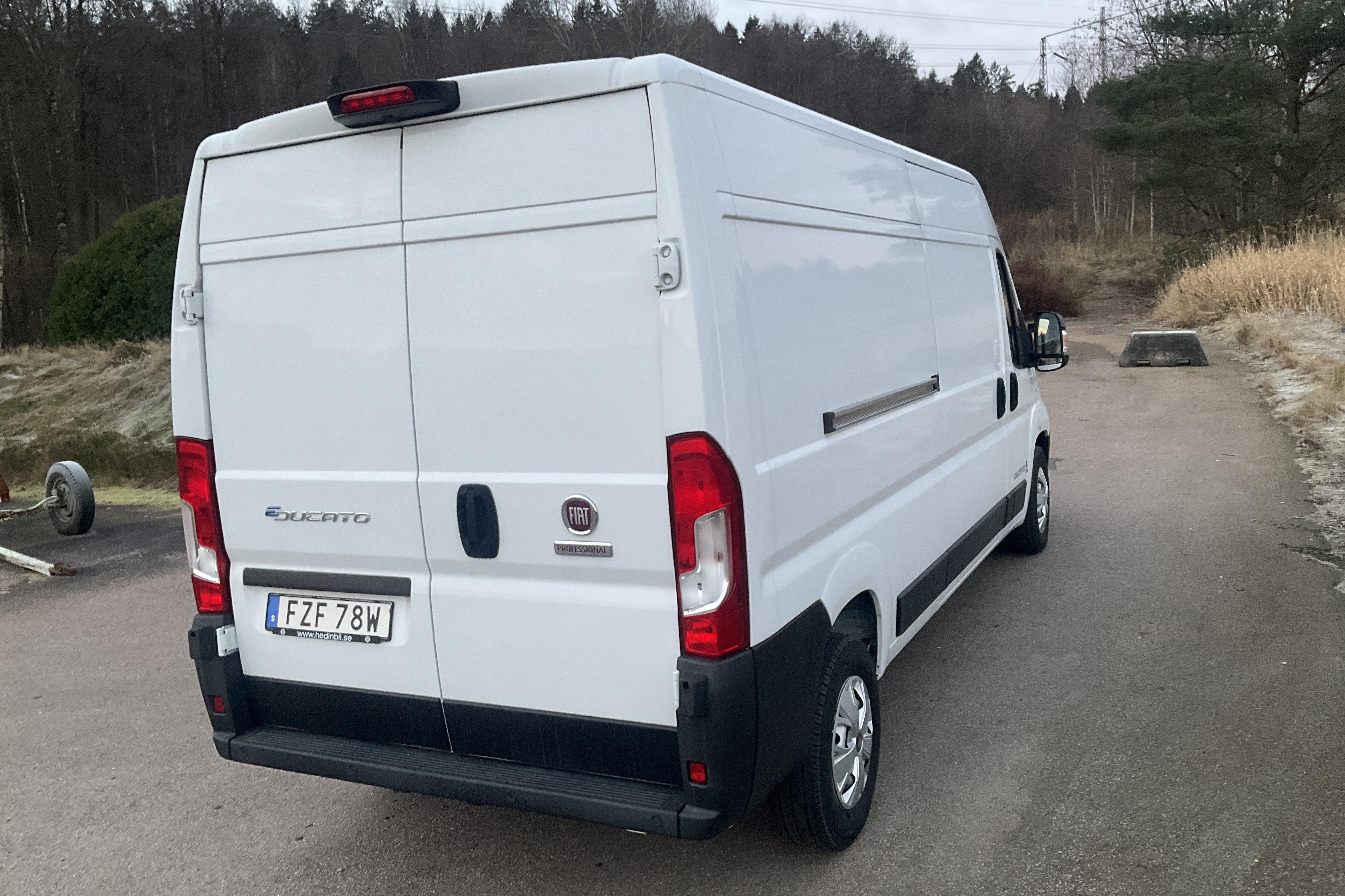 Fiat E-Ducato Skåp 47 kWh (122hk) - 40 km - Automatyczna - biały - 2022