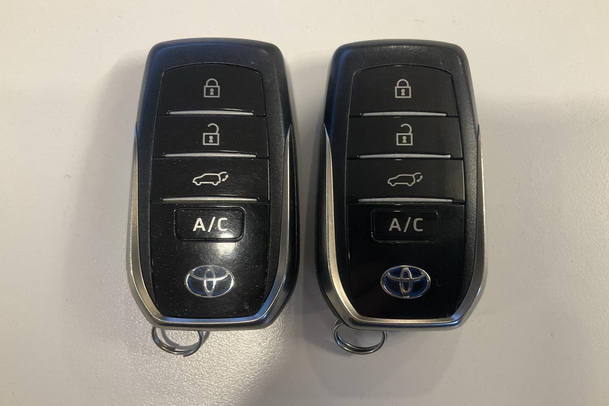 Toyota RAV4 2.5 Plug-in Hybrid AWD (306hk) - 136 310 km - Automatyczna - szary - 2021