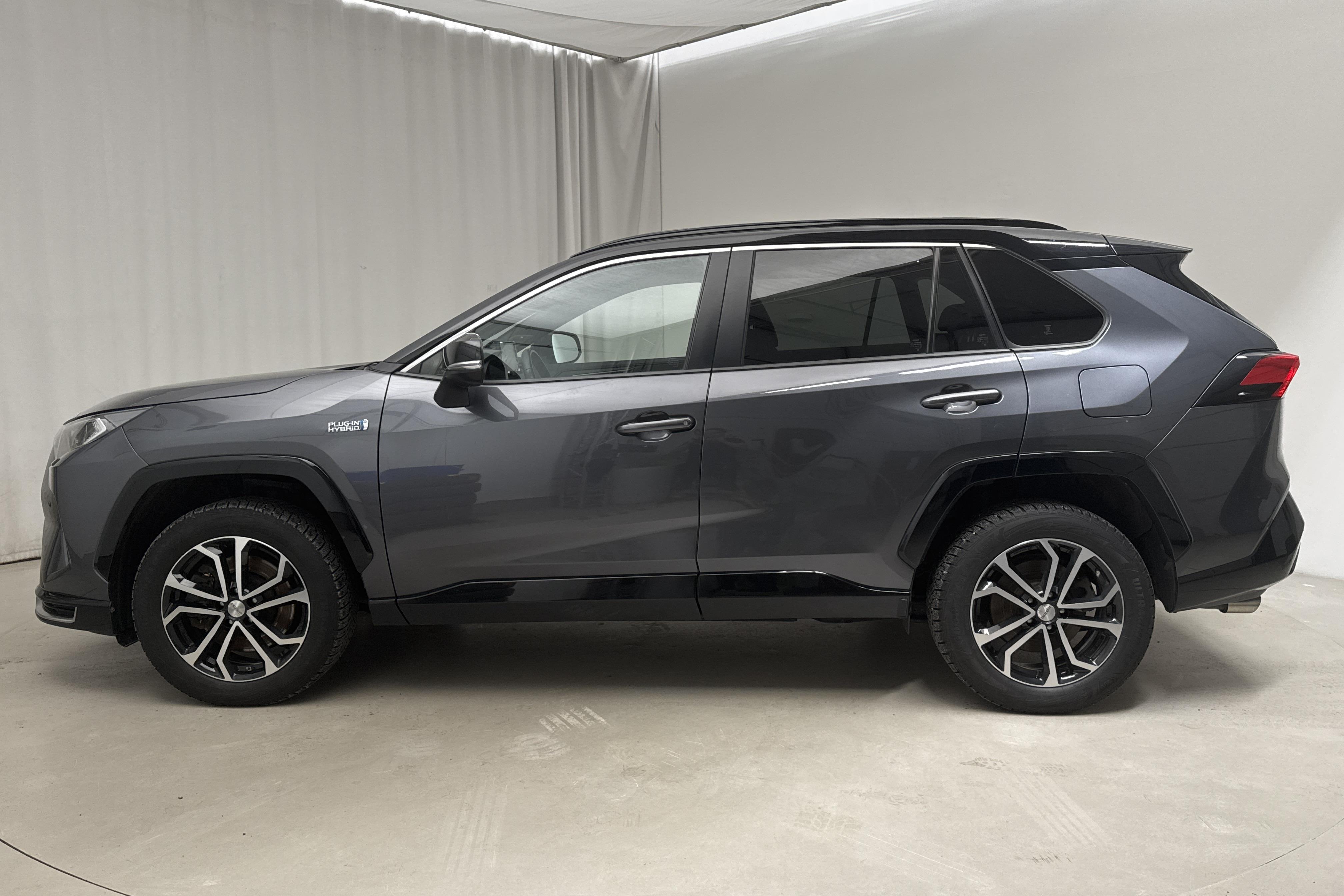 Toyota RAV4 2.5 Plug-in Hybrid AWD (306hk) - 136 310 km - Automatyczna - szary - 2021