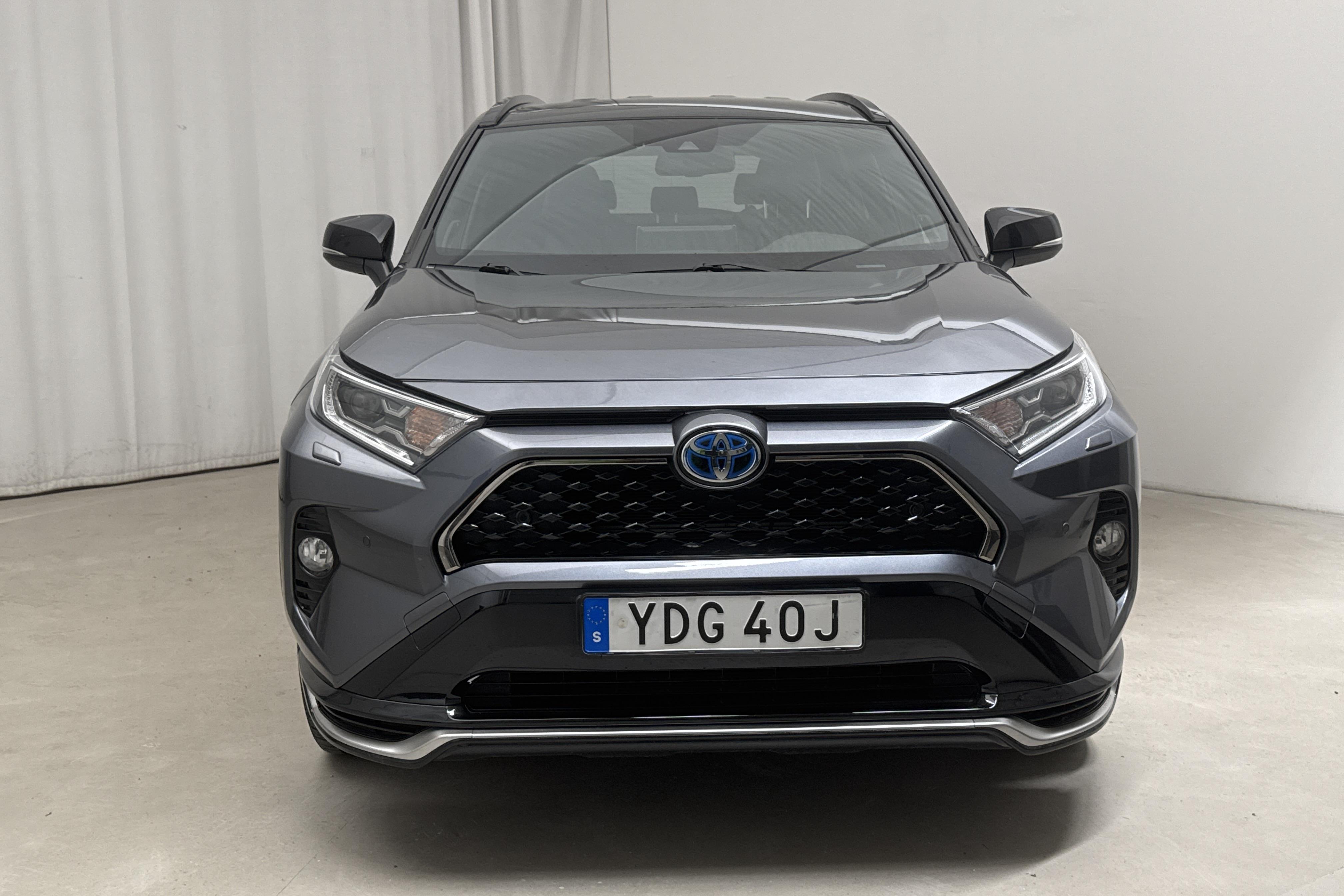 Toyota RAV4 2.5 Plug-in Hybrid AWD (306hk) - 136 310 km - Automatyczna - szary - 2021