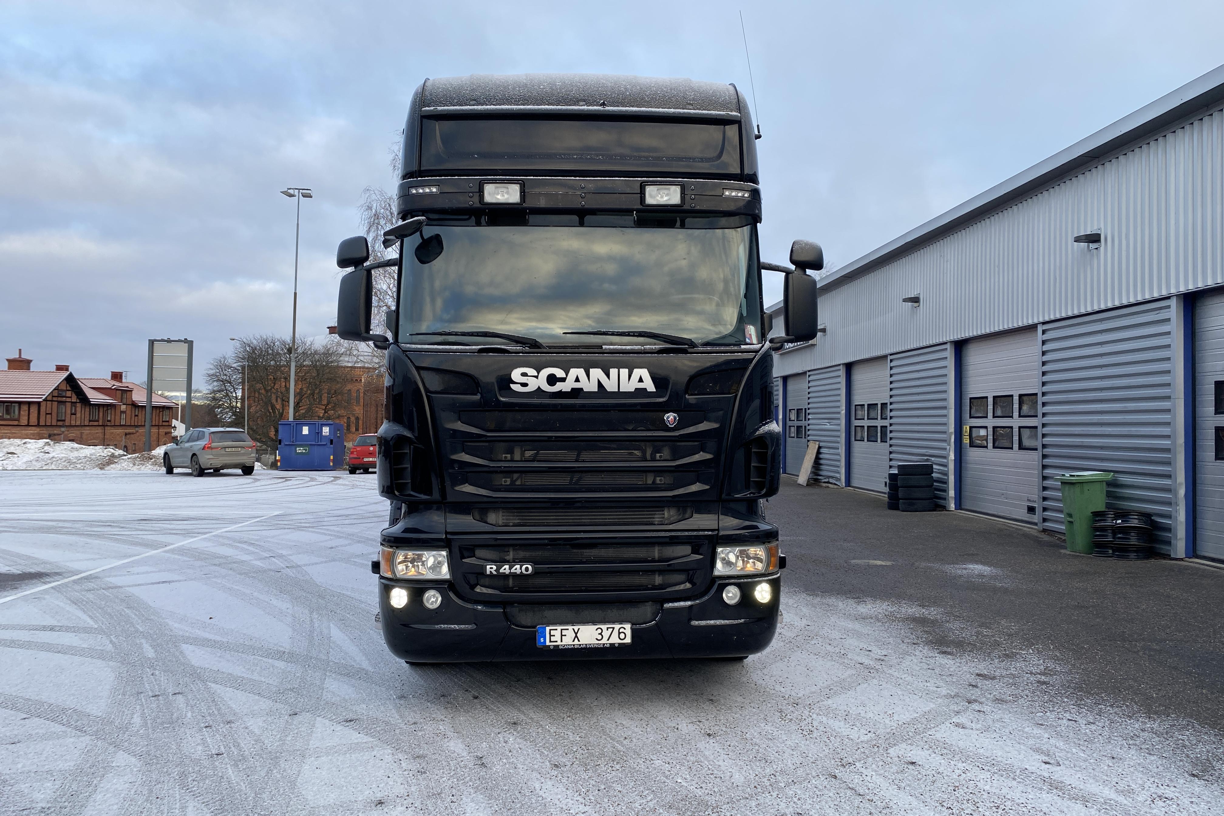 Scania R440LA4X2MNA - 125 645 km - Manualna - czarny - 2011