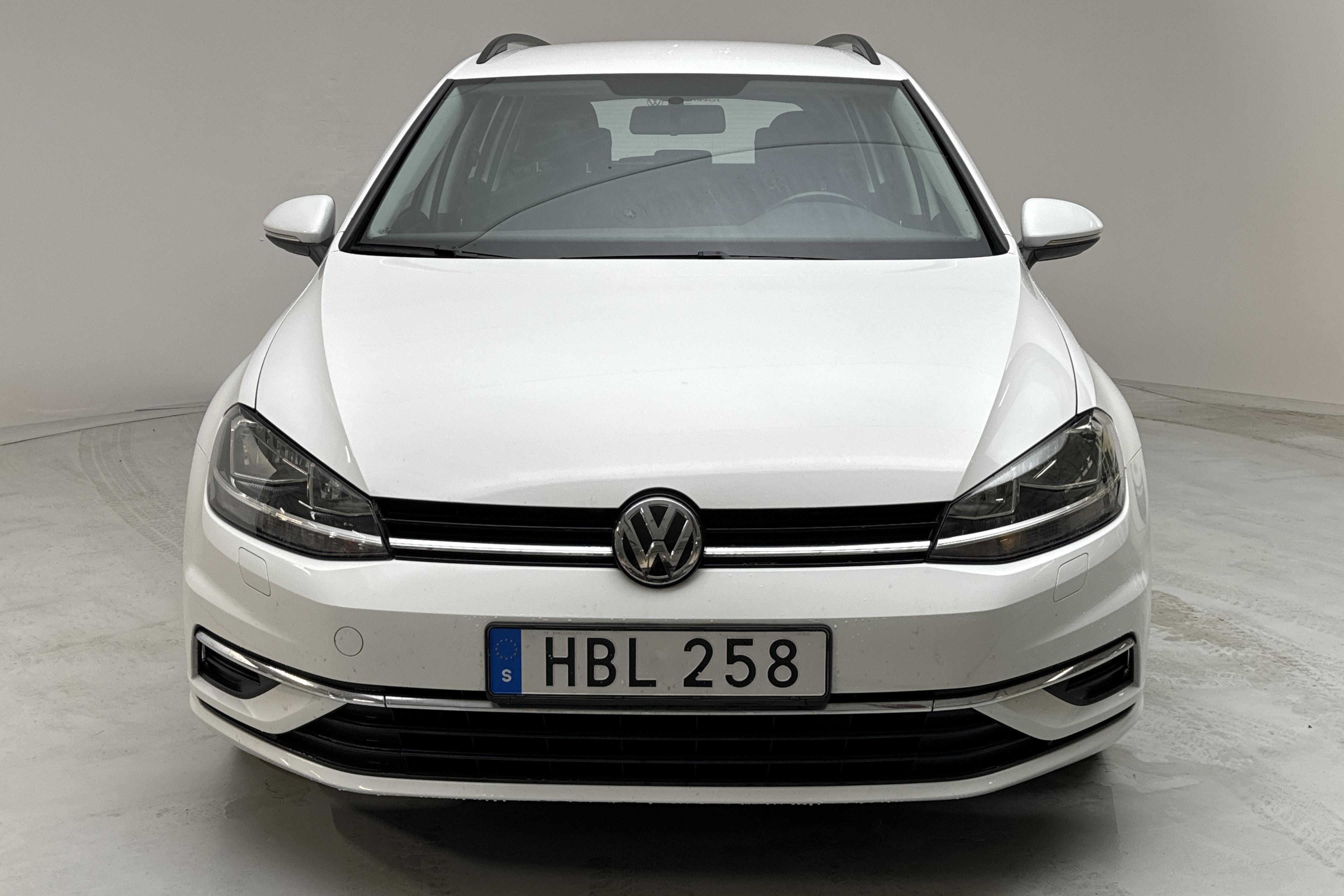 VW Golf VII 1.0 TSI Sportscombi (110hk) - 67 830 km - Automatic - white - 2018