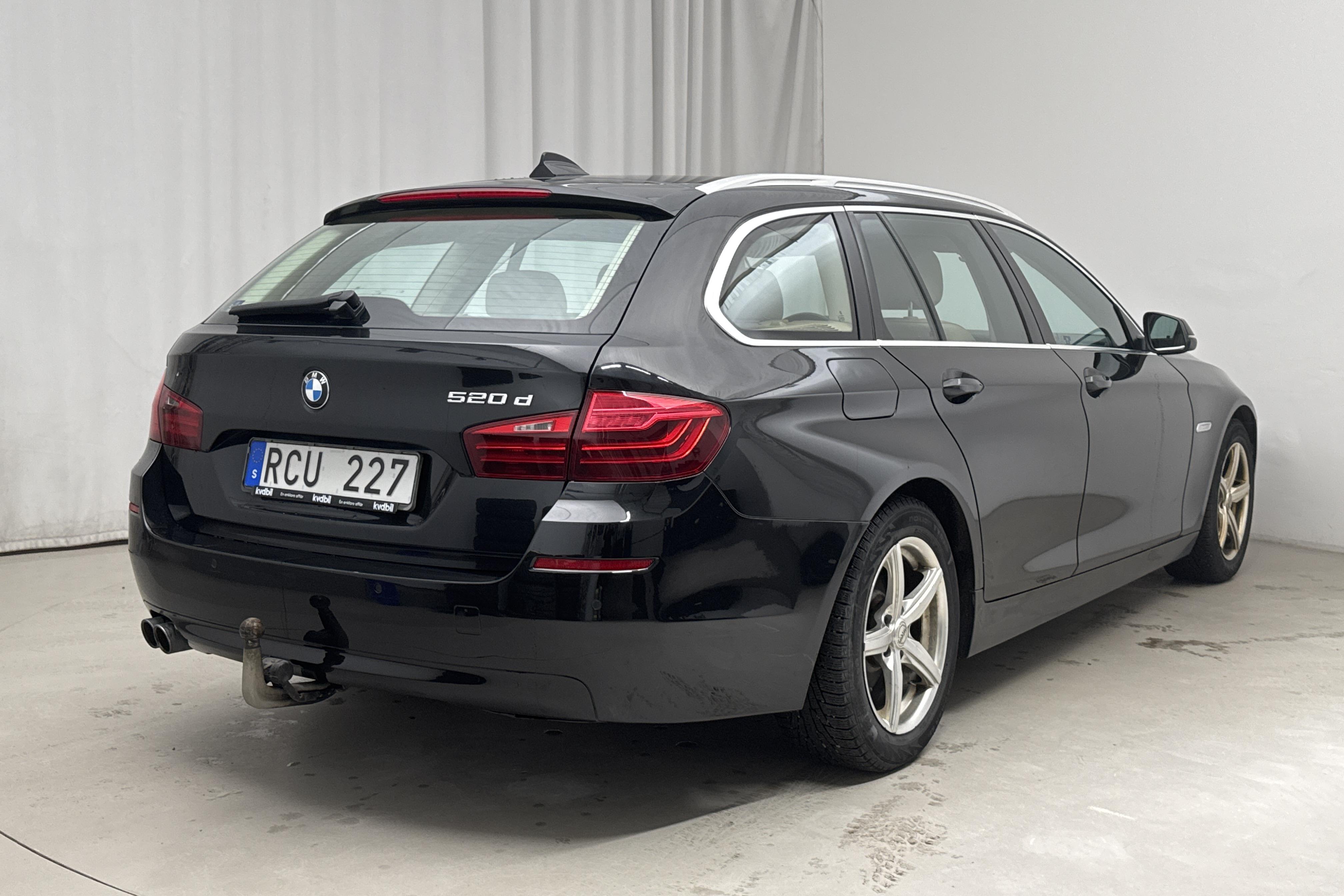 BMW 520d Touring, F11 (184hk) - 166 070 km - Automatic - black - 2014