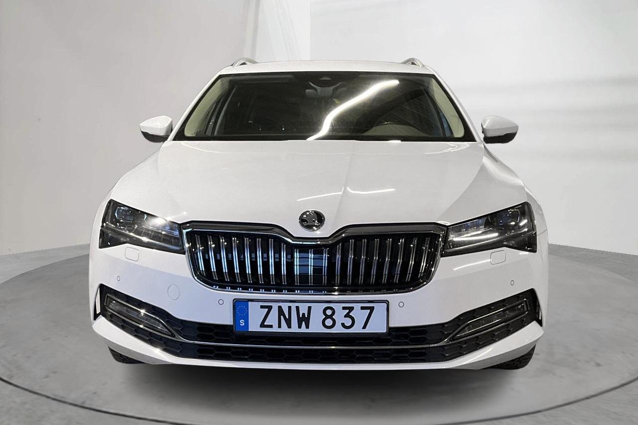 Skoda Superb 2.0 TDI Kombi 4x4 (200hk) - 83 760 km - Automatyczna - biały - 2021