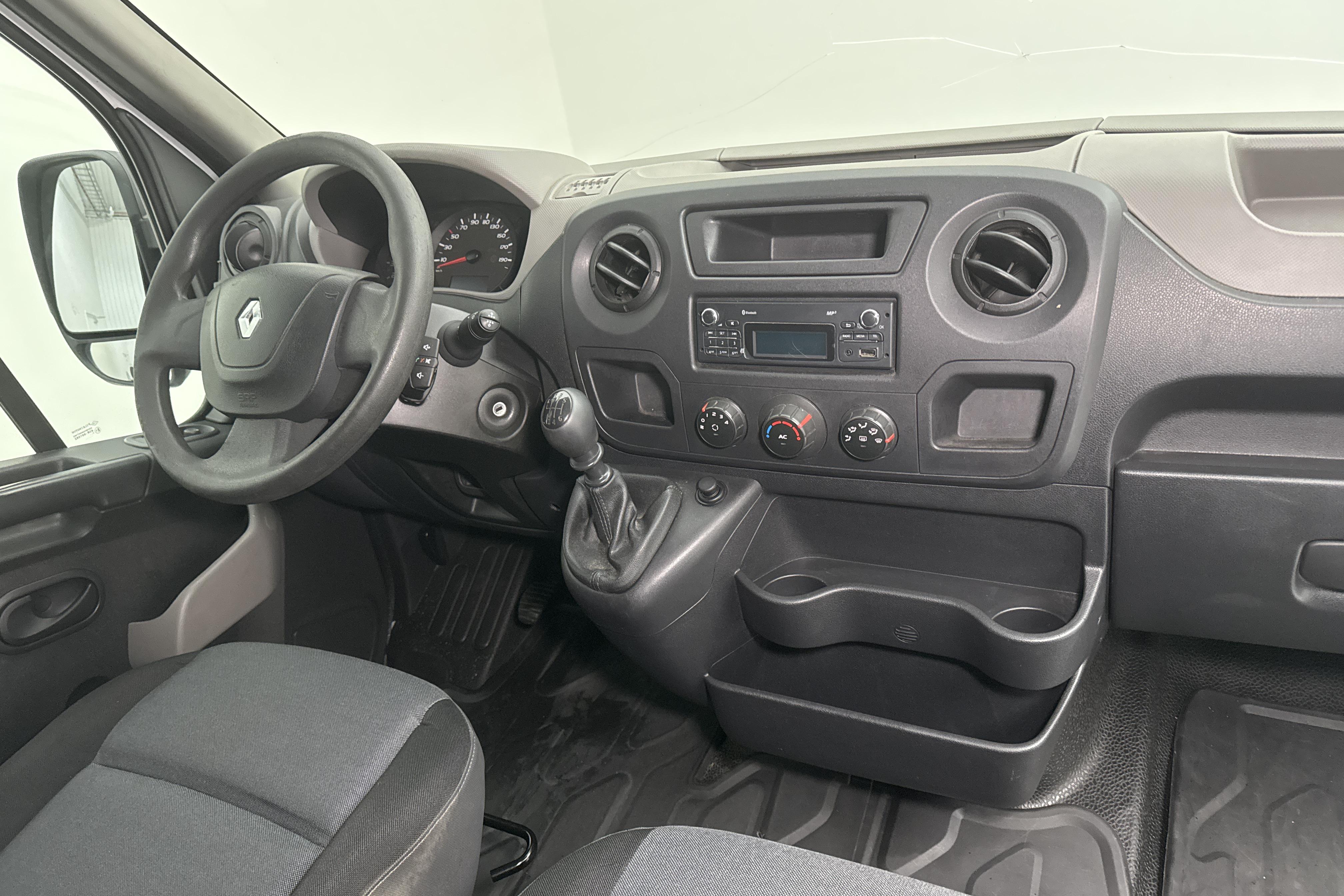 Renault Master 2.3 dCi FAP 2WD (125hk) - 17 173 mil - Manuell - vit - 2013