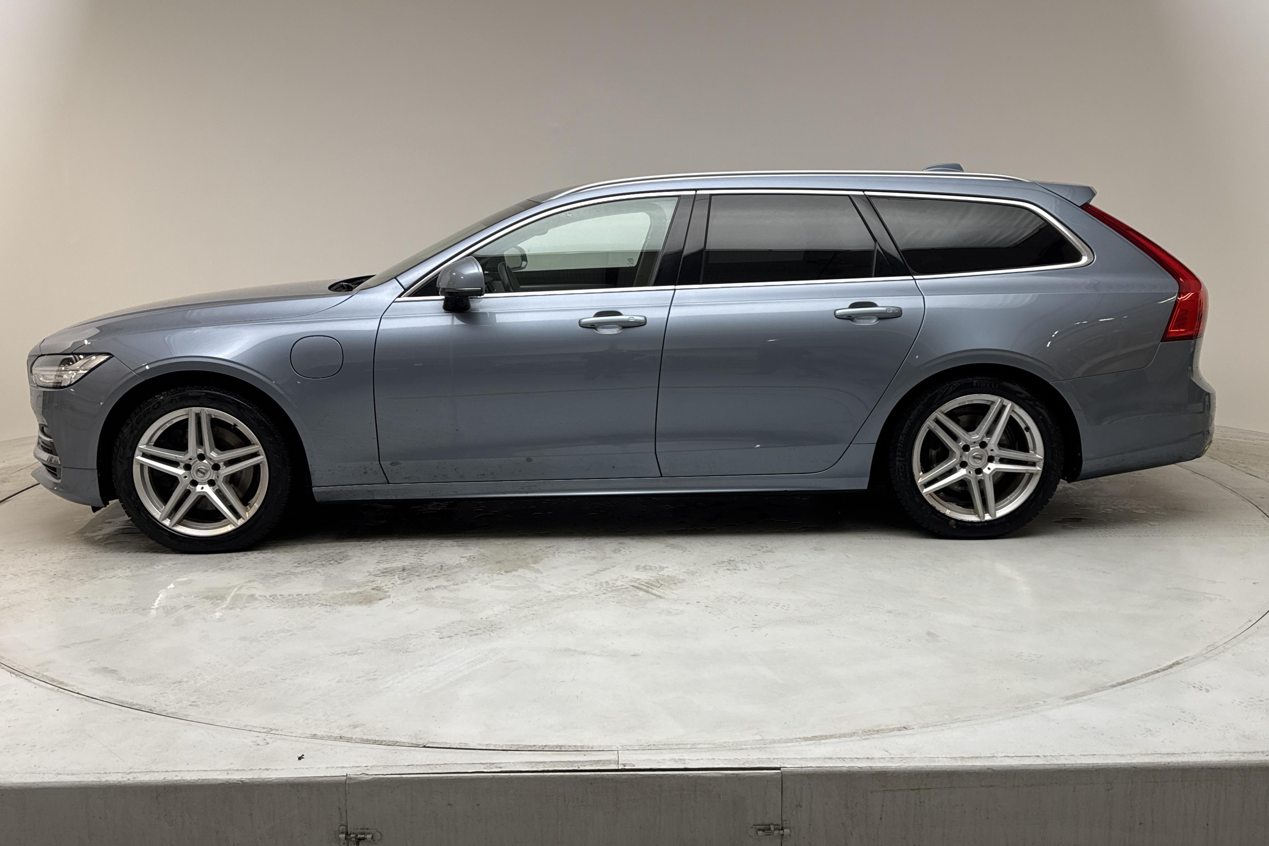 Volvo V90 T8 AWD Recharge (390hk) - 191 880 km - Automatyczna - Light Blue - 2019