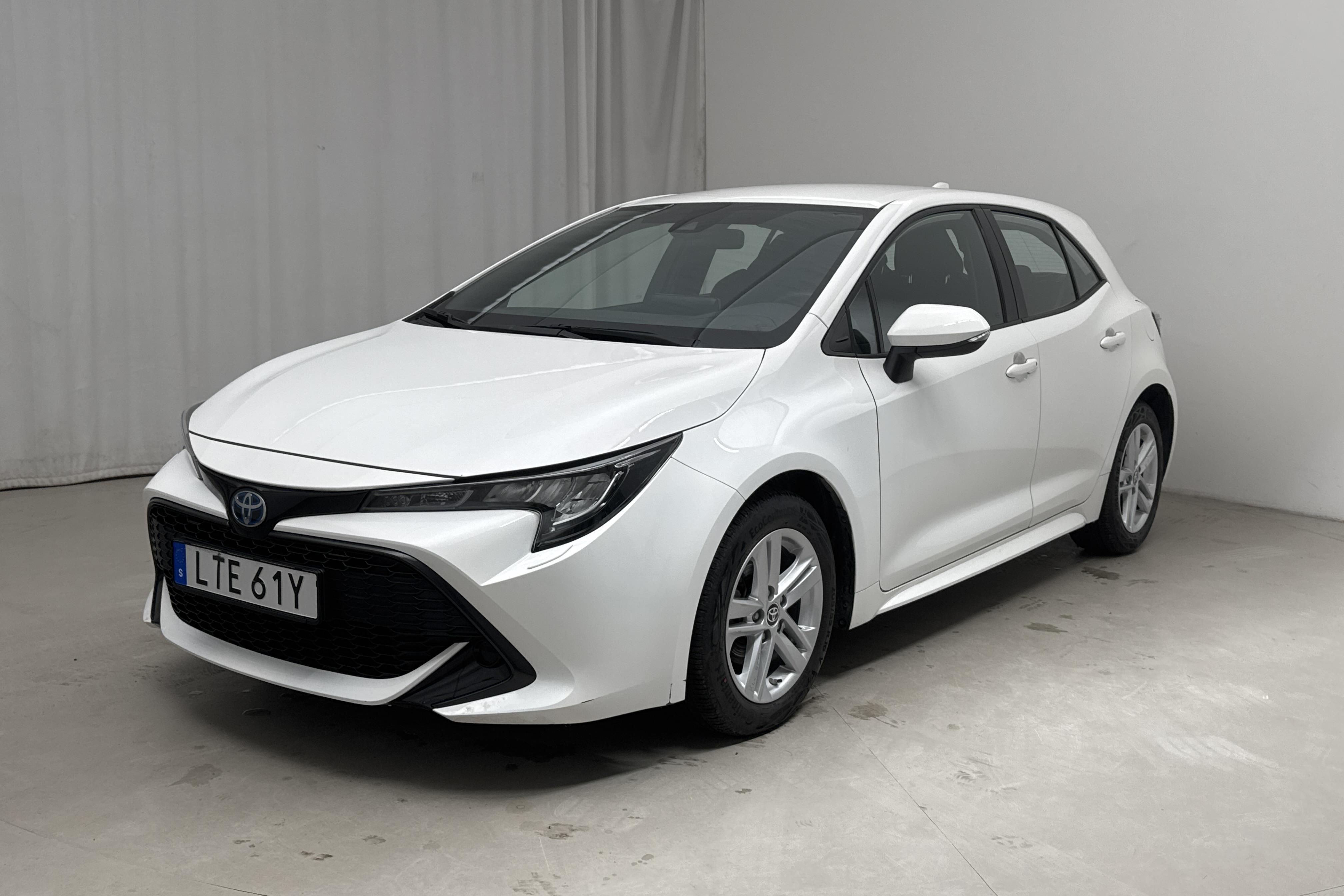 Toyota Corolla 1.8 Hybrid 5dr (122hk) - 26 880 km - Automatic - white - 2022