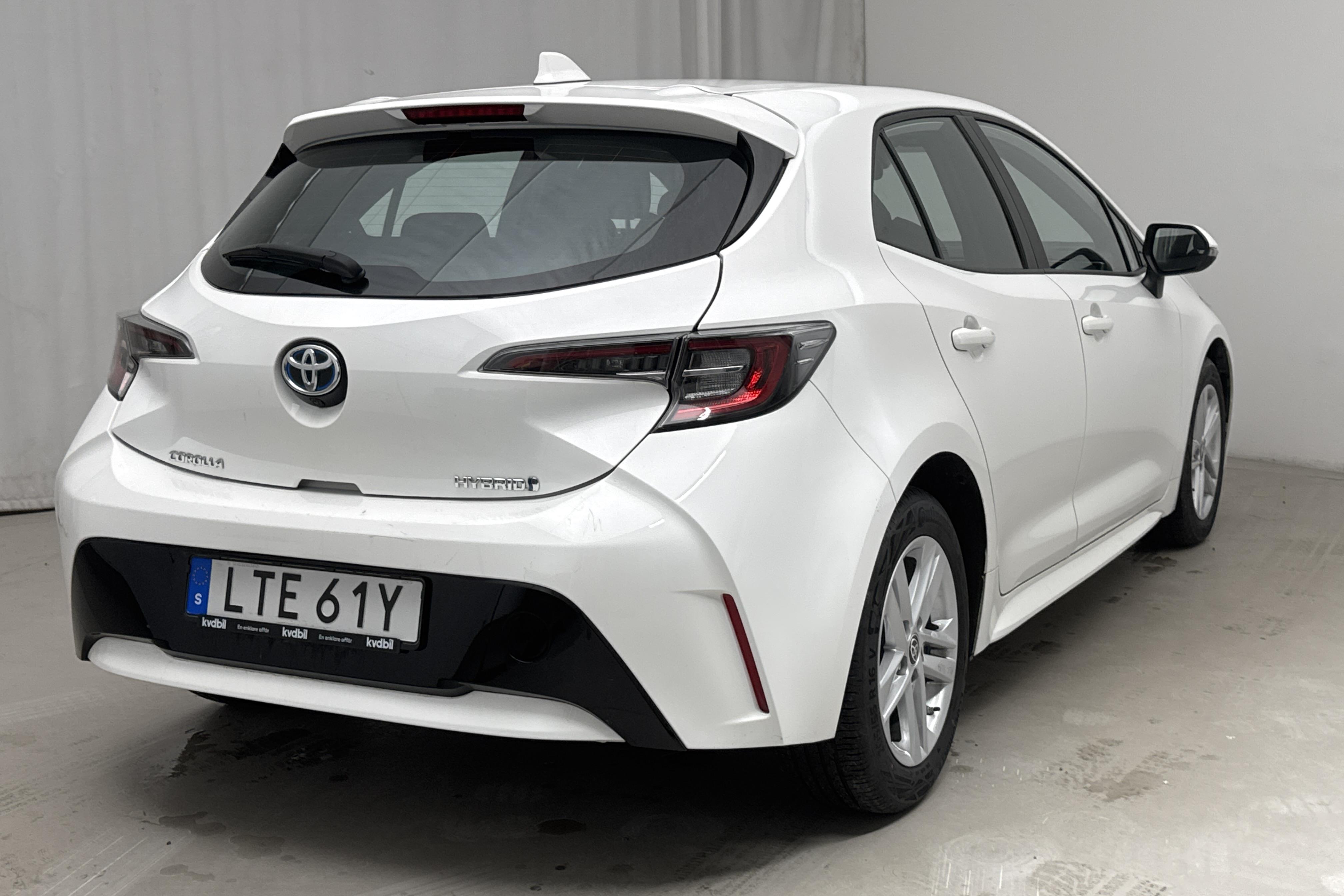 Toyota Corolla 1.8 Hybrid 5dr (122hk) - 26 880 km - Automatic - white - 2022