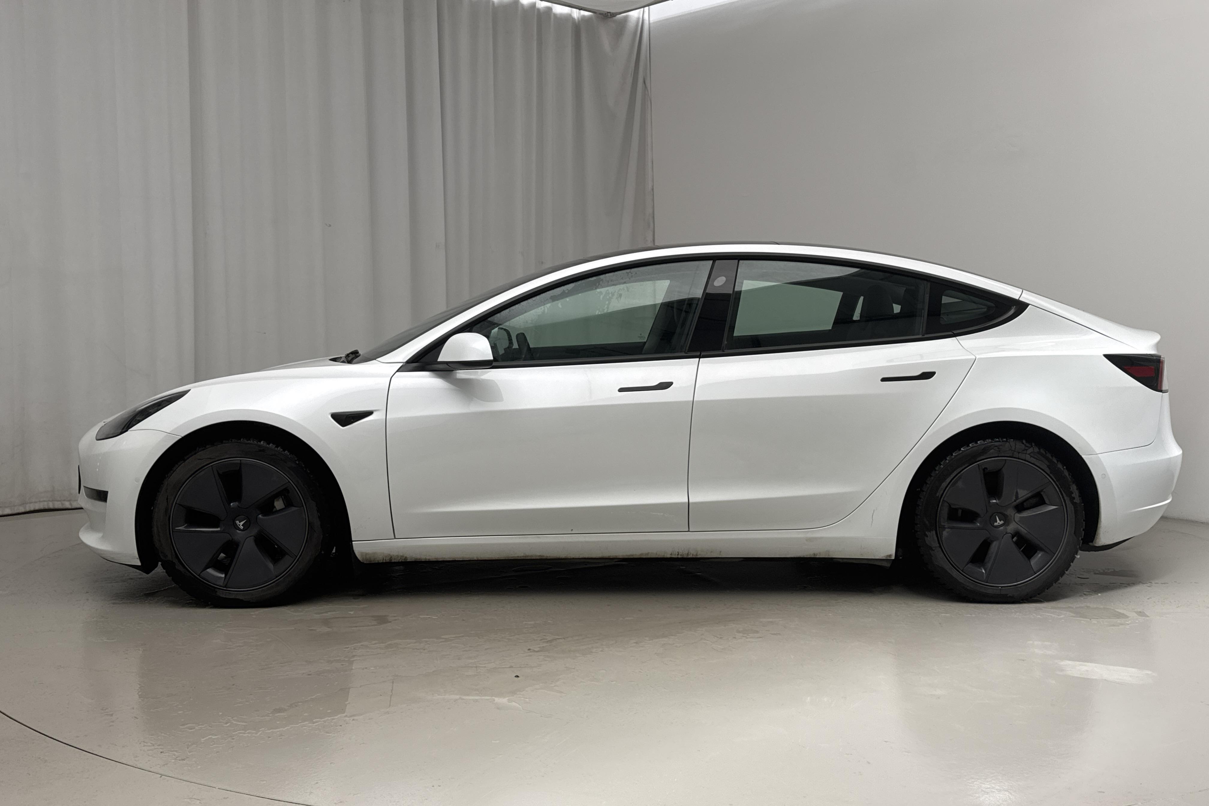 Tesla Model 3 Long Range Dual Motor AWD - 53 730 km - Automatic - white - 2021