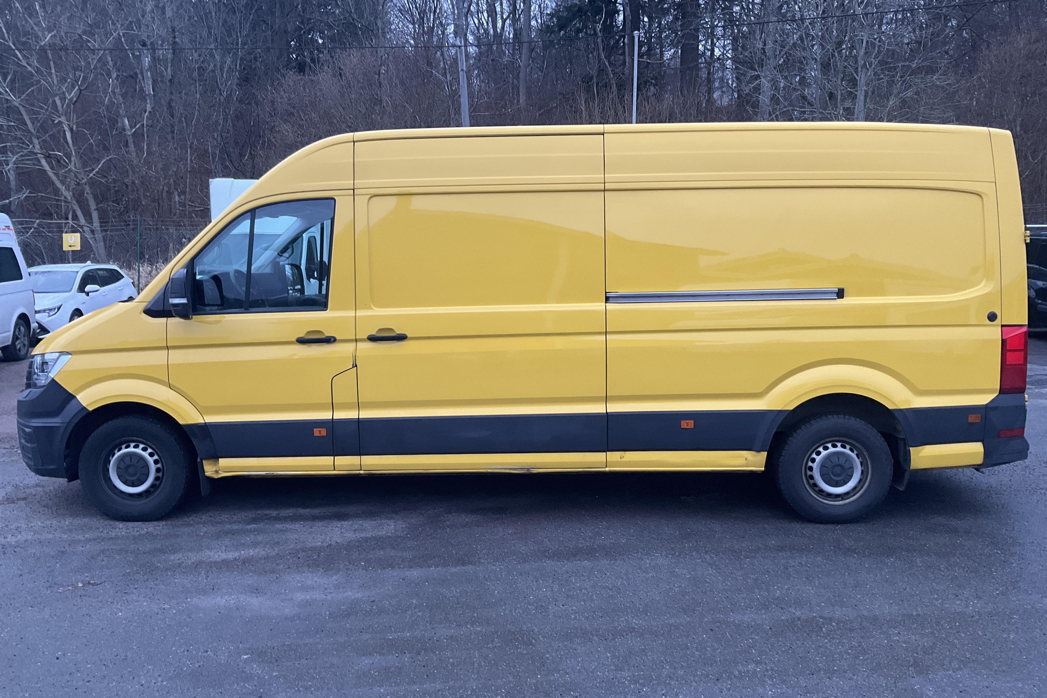 VW Crafter 35 2.0 TDI Skåp (140hk) - 16 094 mil - Automat - gul - 2019