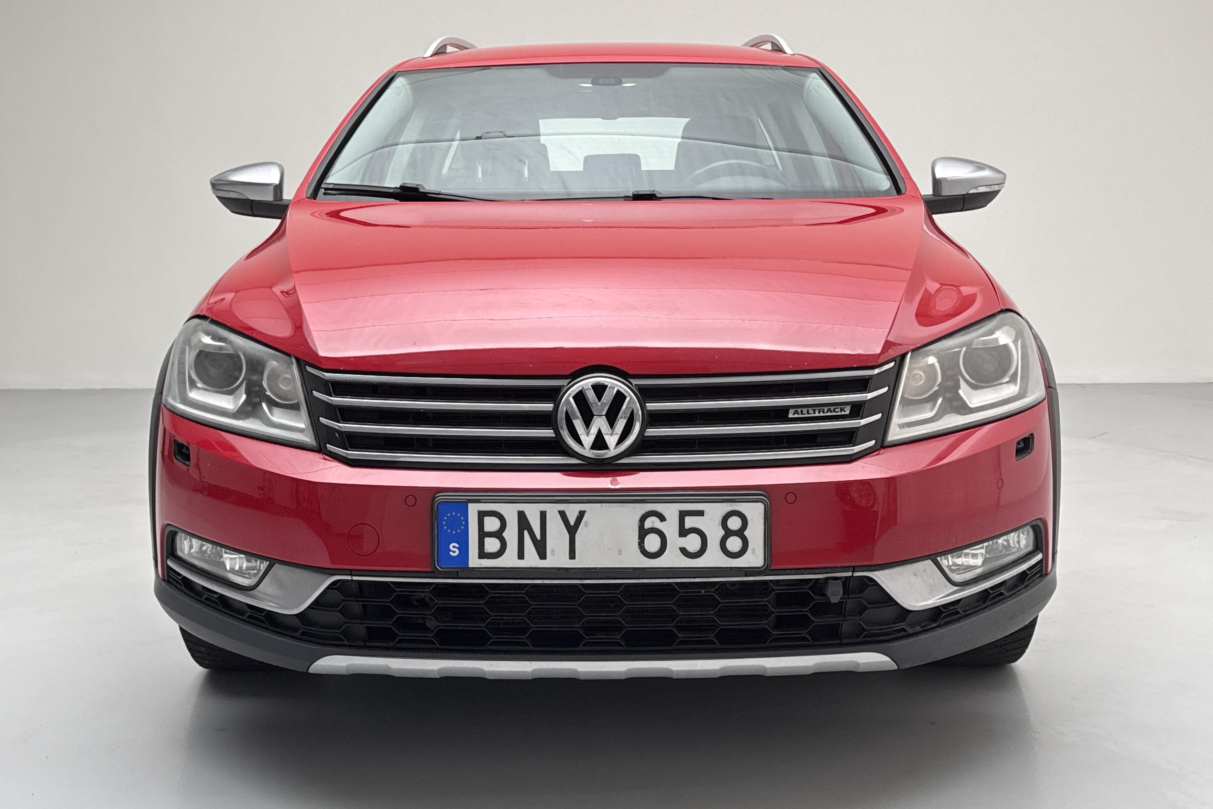 VW Passat Alltrack 2.0 TDI BlueMotion Technology 4Motion (170hk) - 19 215 mil - Automat - röd - 2013