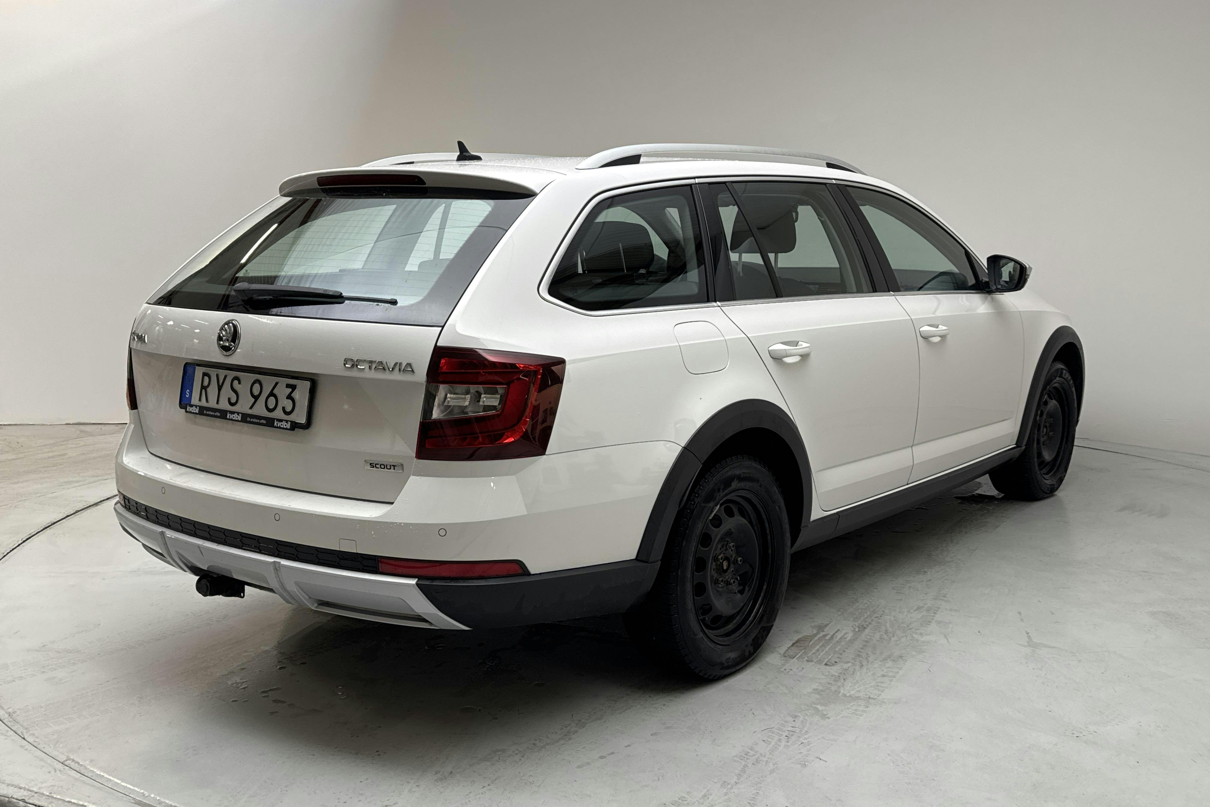 Skoda Octavia Scout II 2.0 TDI 4X4 (150hk) - 128 640 km - Manualna - biały - 2018