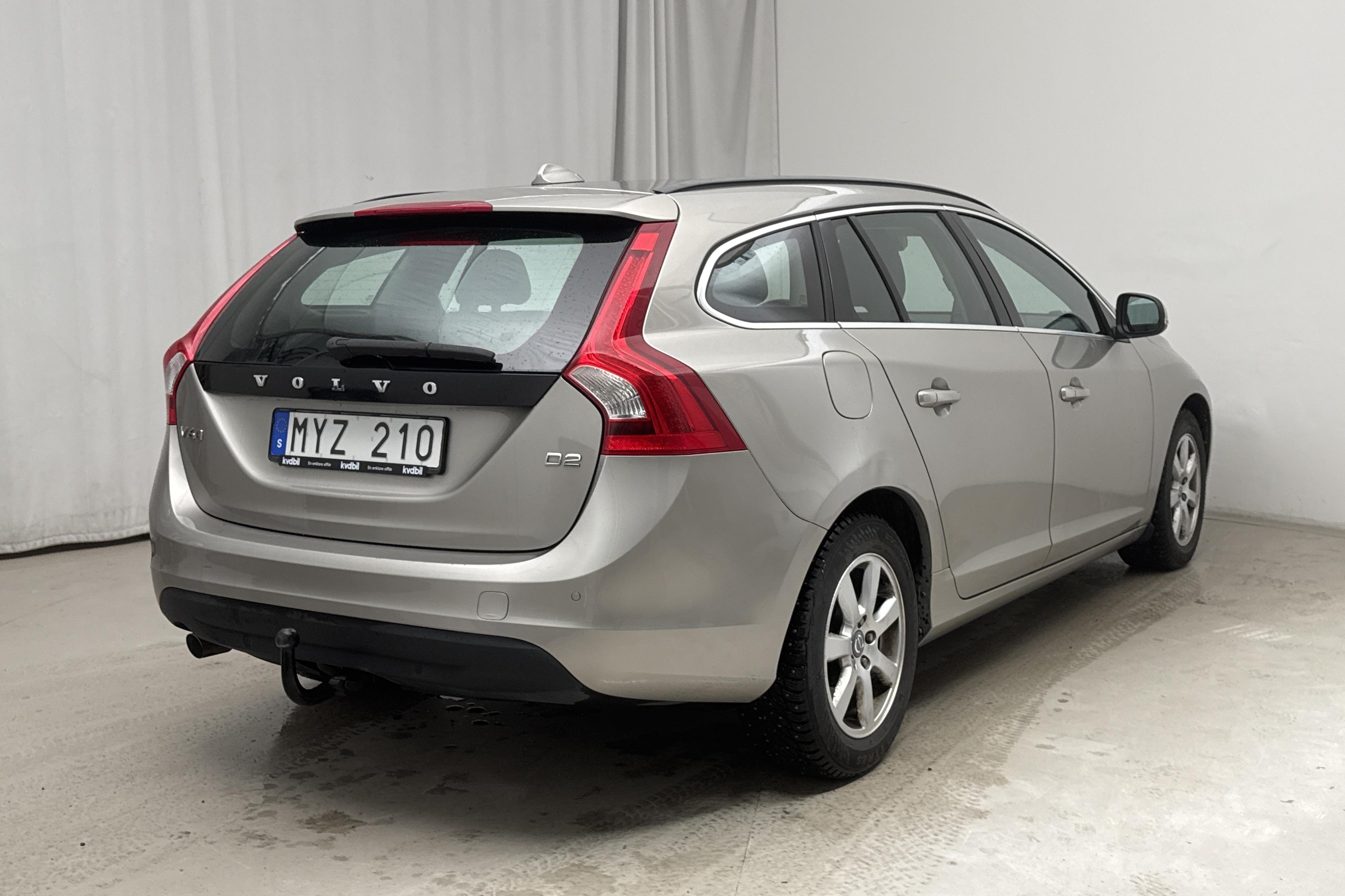 Volvo V60 D2 (115hk) - 120 140 km - Manual - Light Brown - 2013