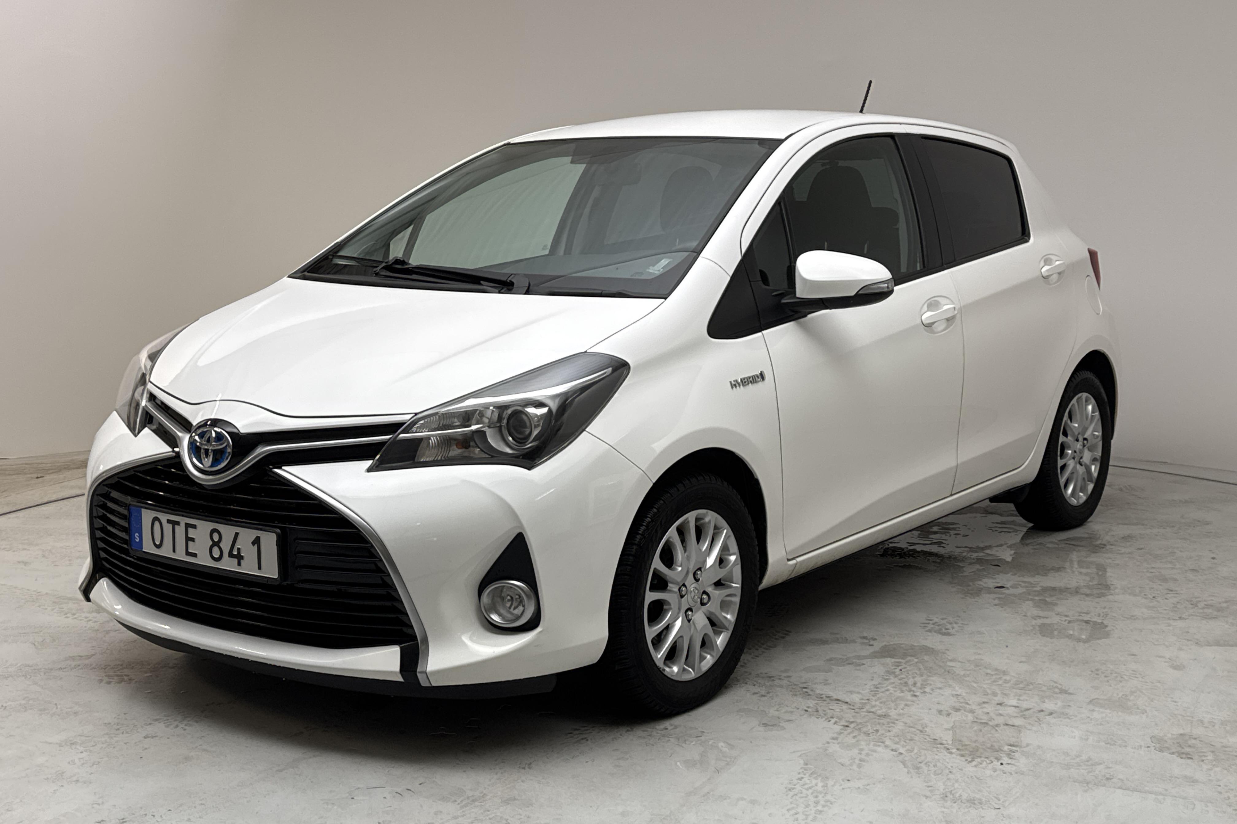 Toyota Yaris 1.5 HSD 5dr (75hk) - 110 740 km - Automaatne - valge - 2015