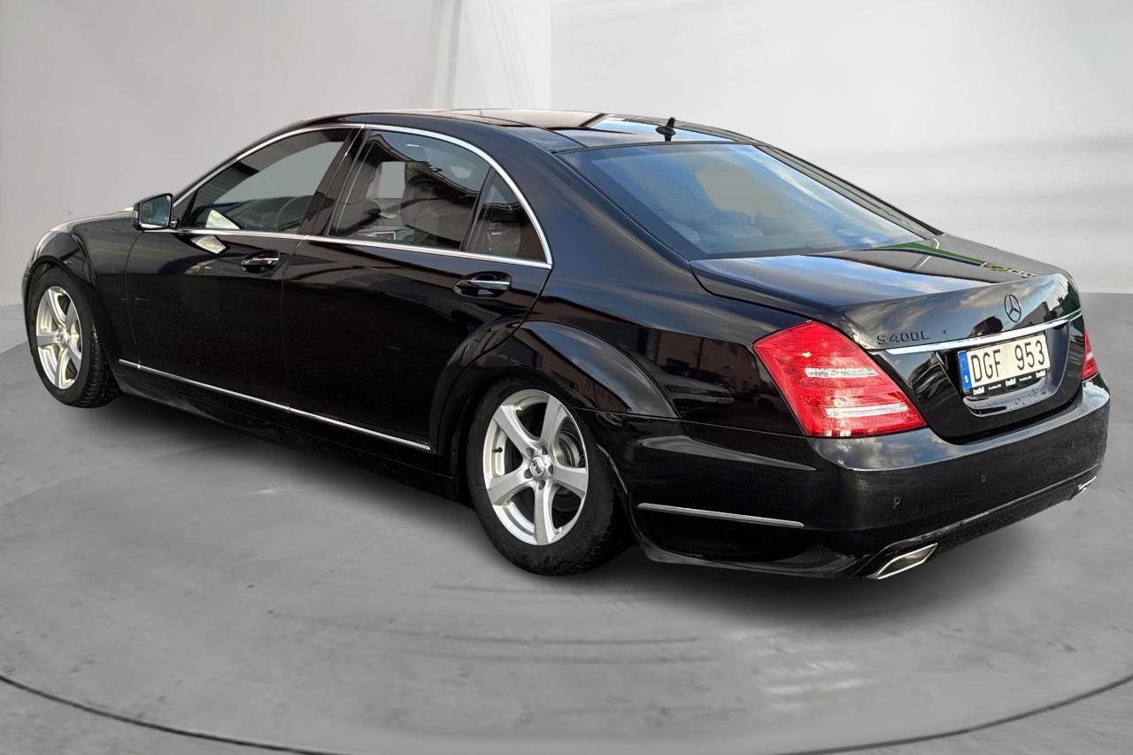 Mercedes S 400 Blue Hybrid W221 (279hk) - 117 130 km - Automaattinen - musta - 2010