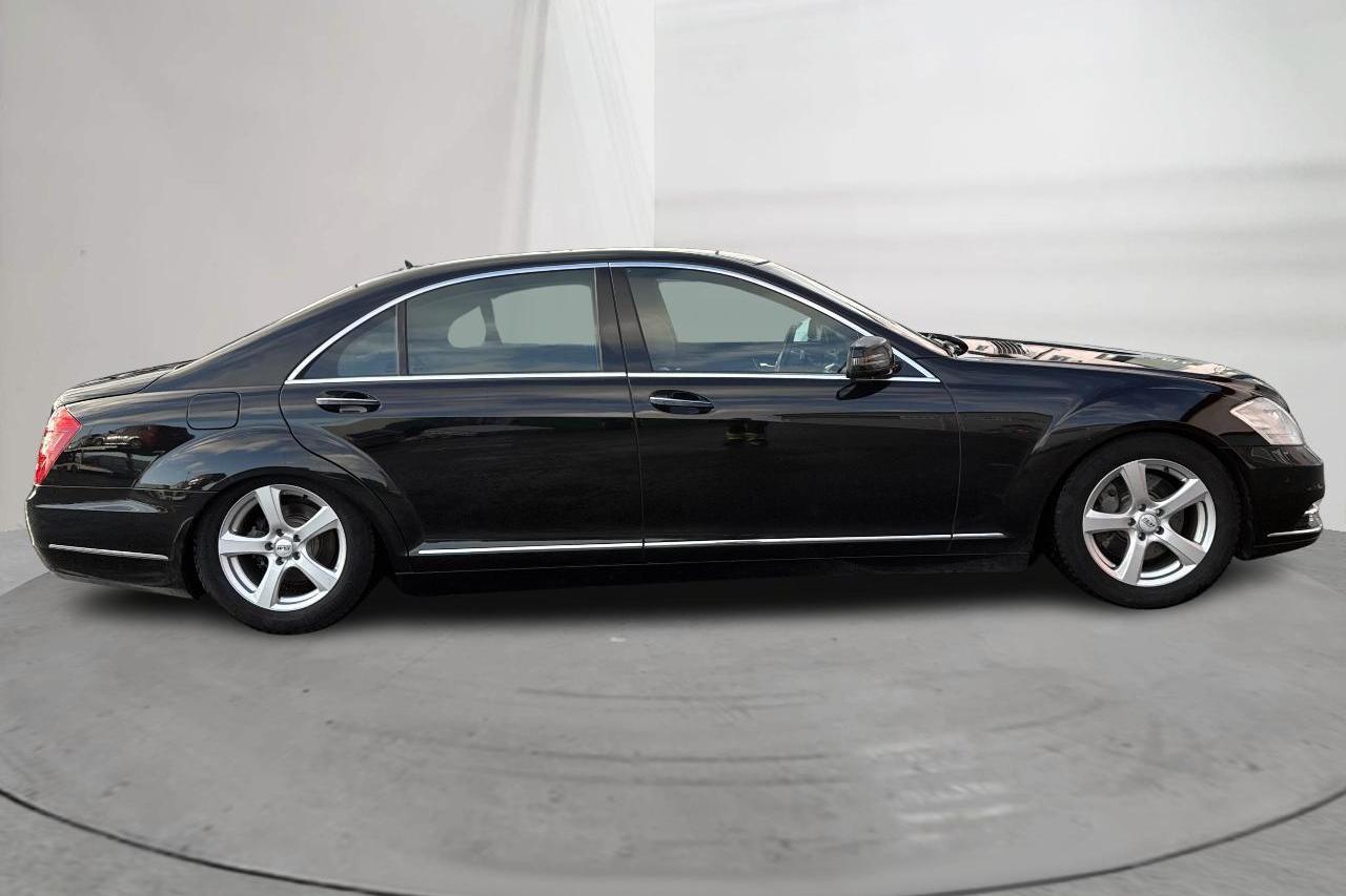 Mercedes S 400 Blue Hybrid W221 (279hk) - 117 130 km - Automaattinen - musta - 2010