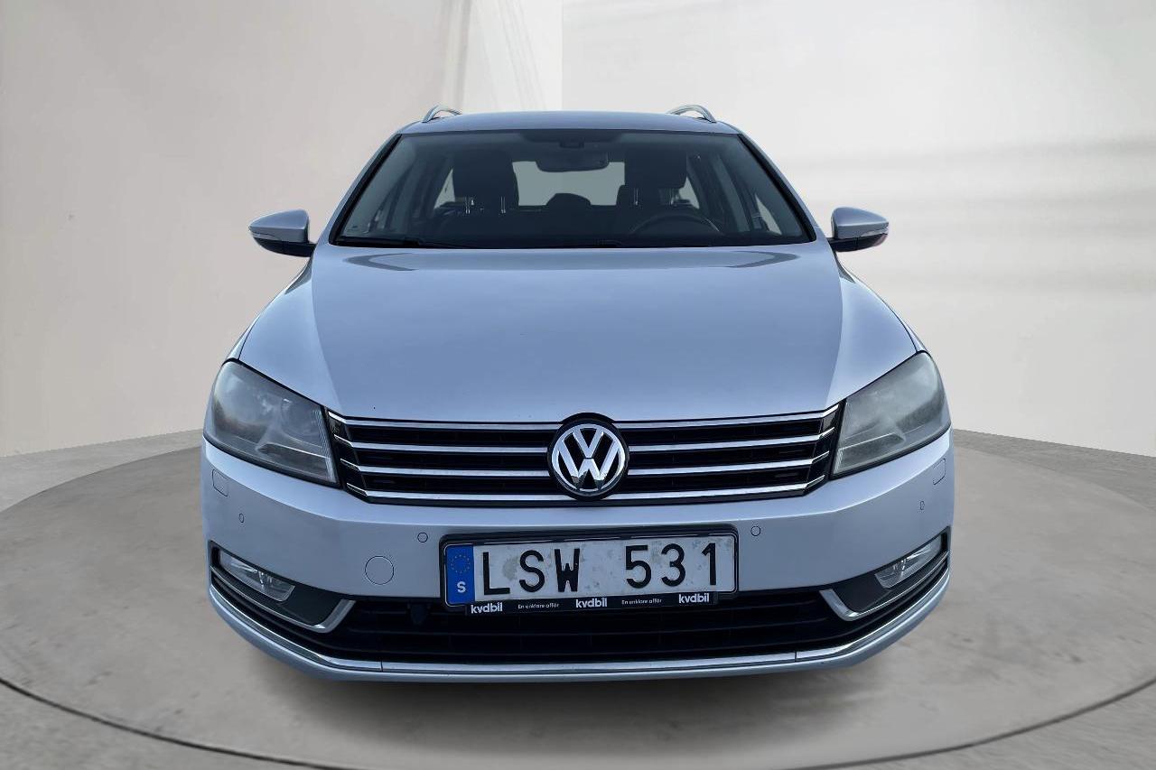 VW Passat 2.0 TDI BlueMotion Technology Variant (140hk) - 203 330 km - Manualna - srebro - 2011