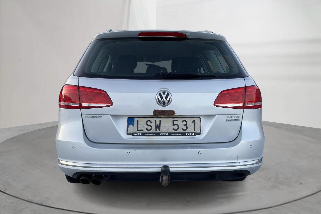 VW Passat 2.0 TDI BlueMotion Technology Variant (140hk) - 203 330 km - Manualna - srebro - 2011