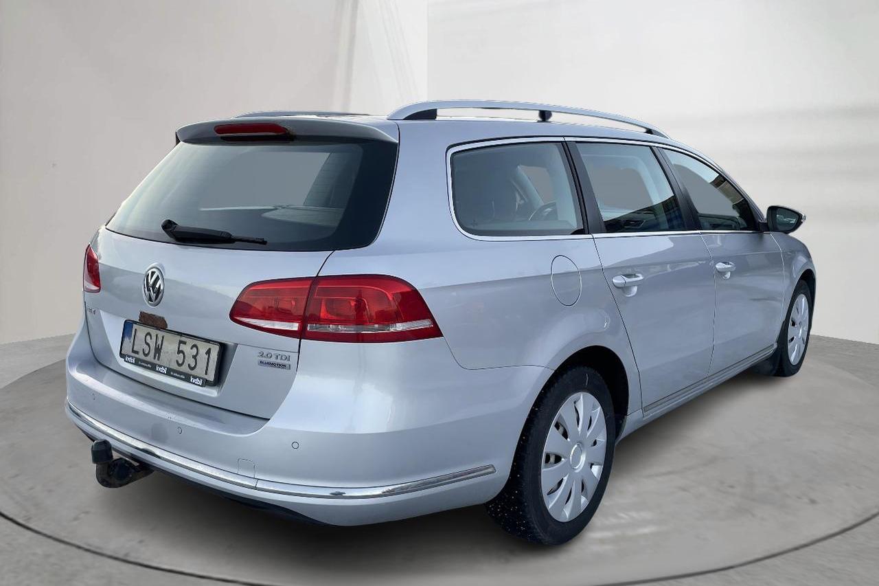 VW Passat 2.0 TDI BlueMotion Technology Variant (140hk) - 203 330 km - Manualna - srebro - 2011